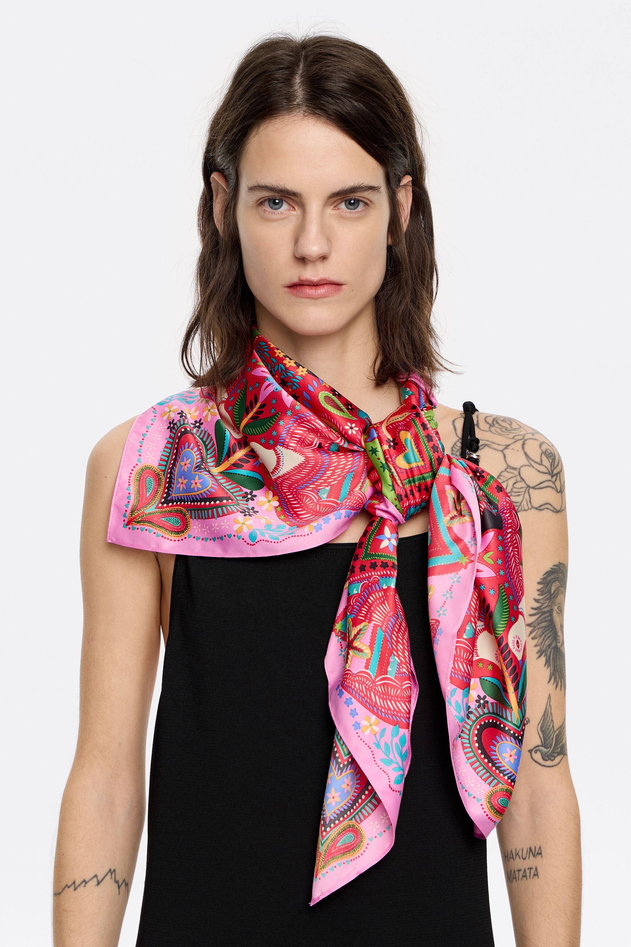 Strawberry birds and mini prints scarf