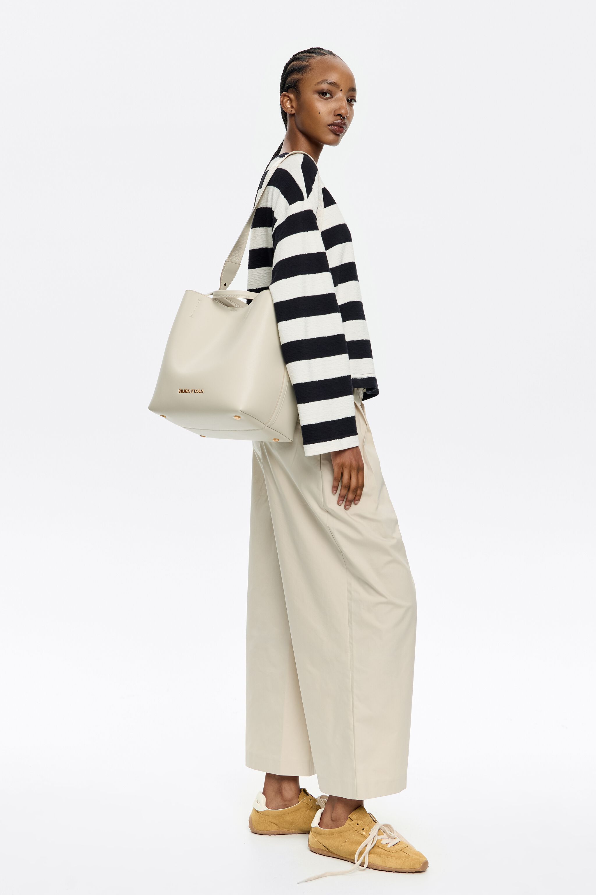 Large stone leather Chihuahua bag