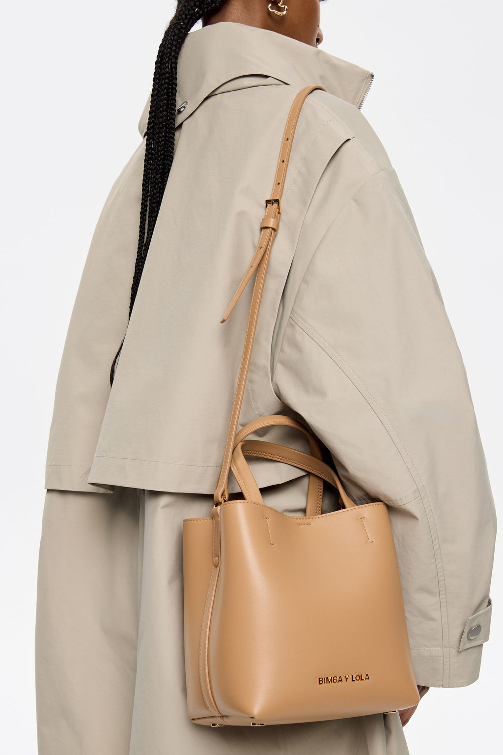 Small caramel leather Chihuahua bag