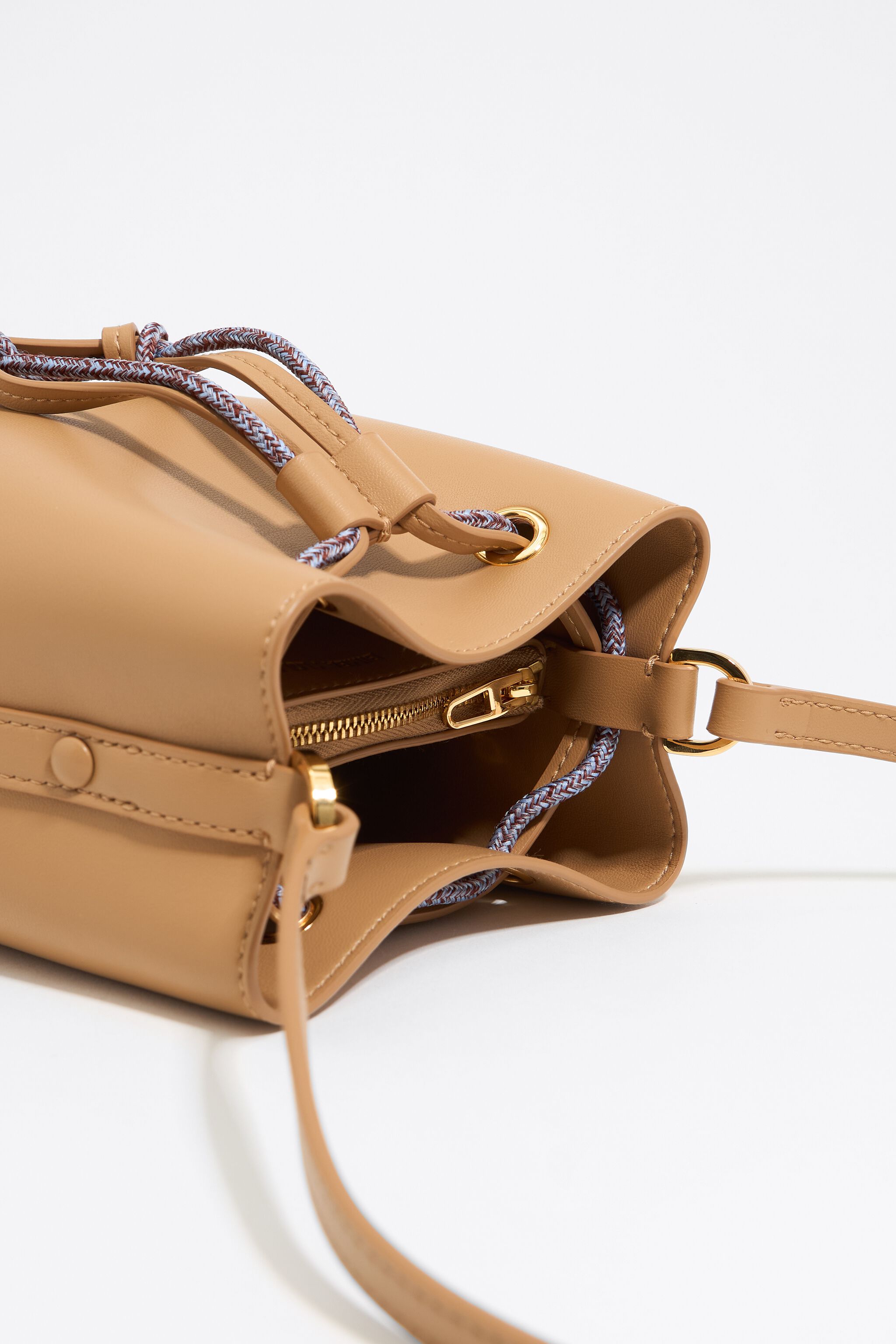 Mini caramel leather Chihuahua bucket bag