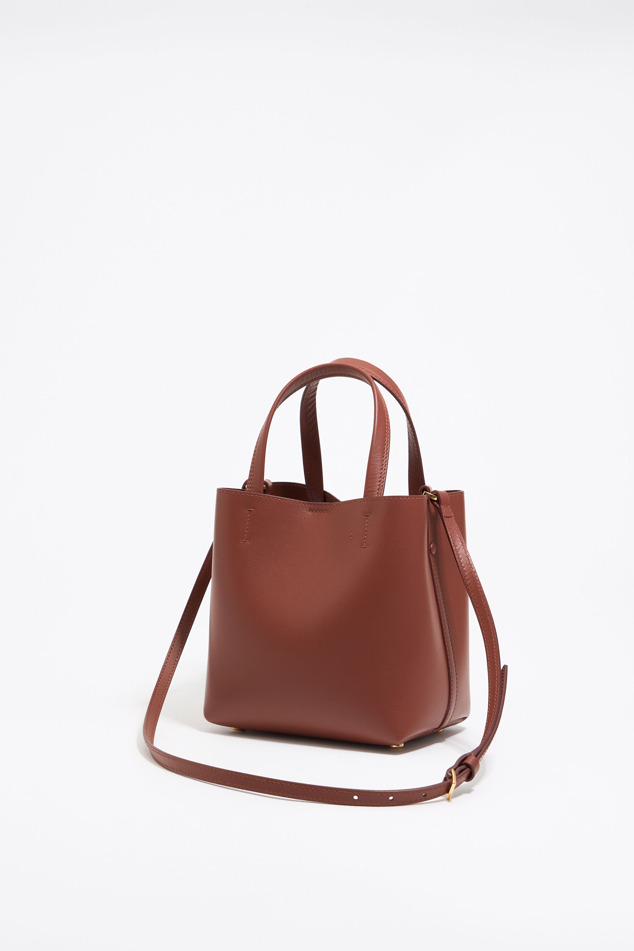 Small walnut leather Chihuahua bag