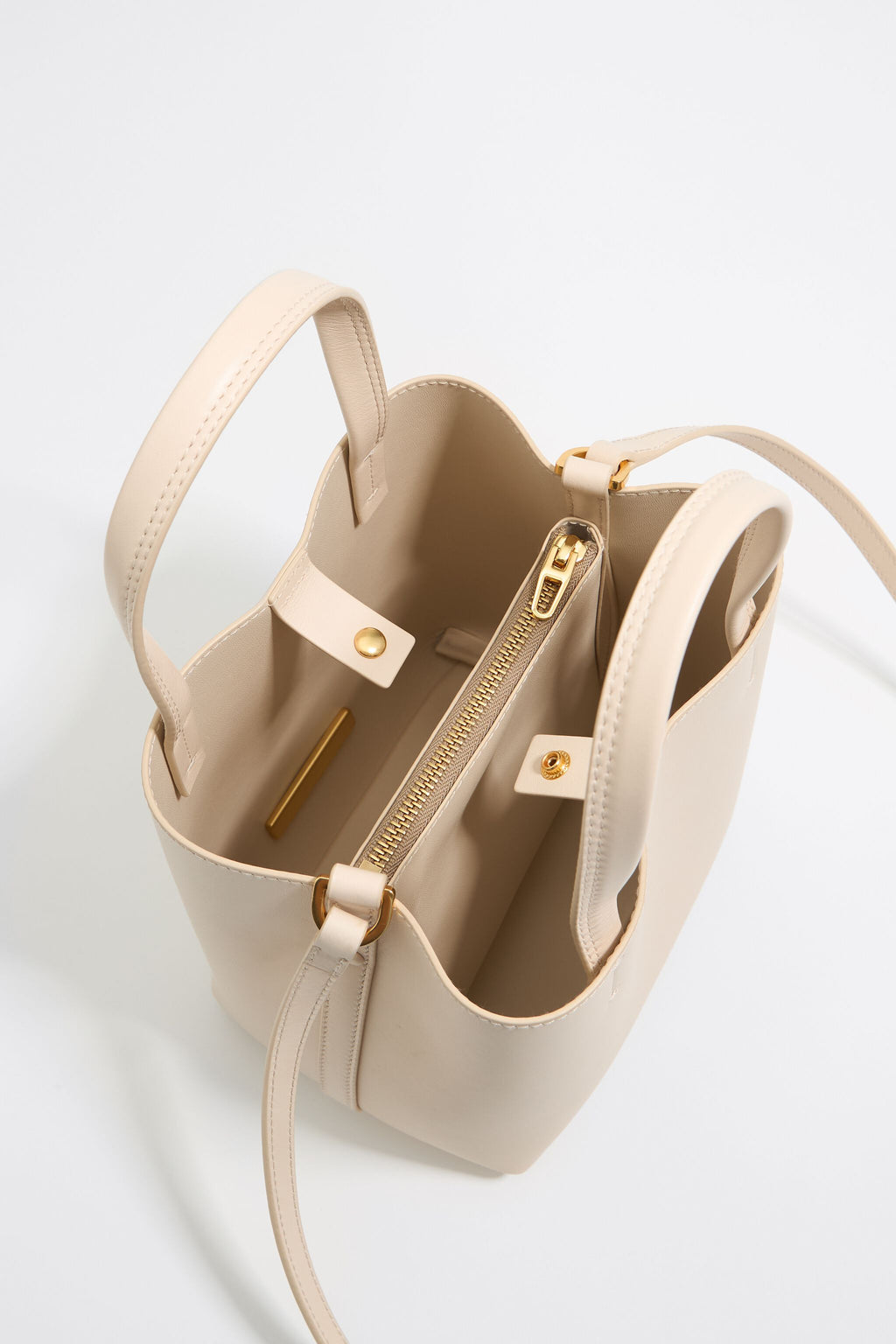 Small sand leather Chihuahua bag