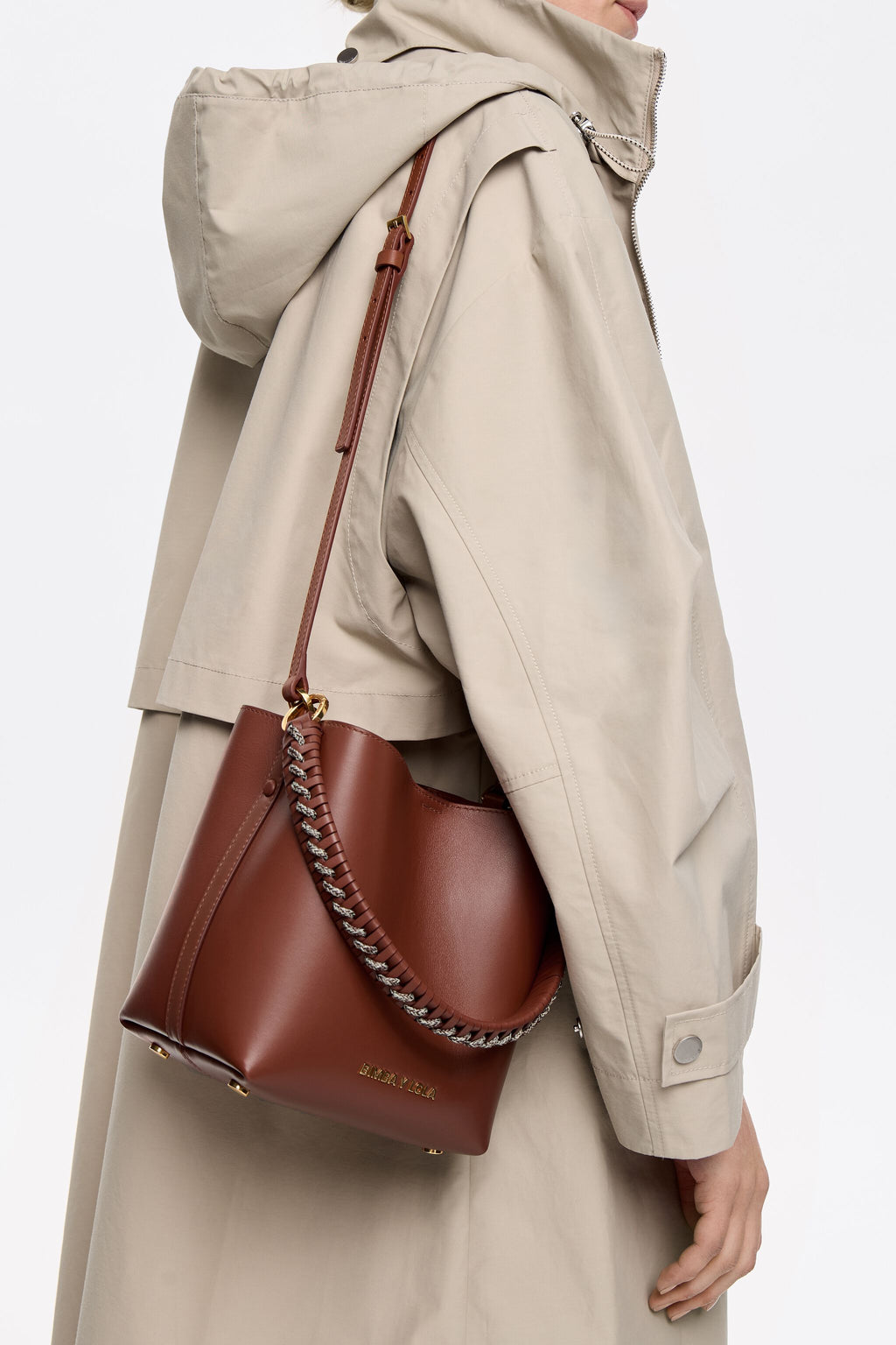 Small walnut leather Chihuahua bucket bag