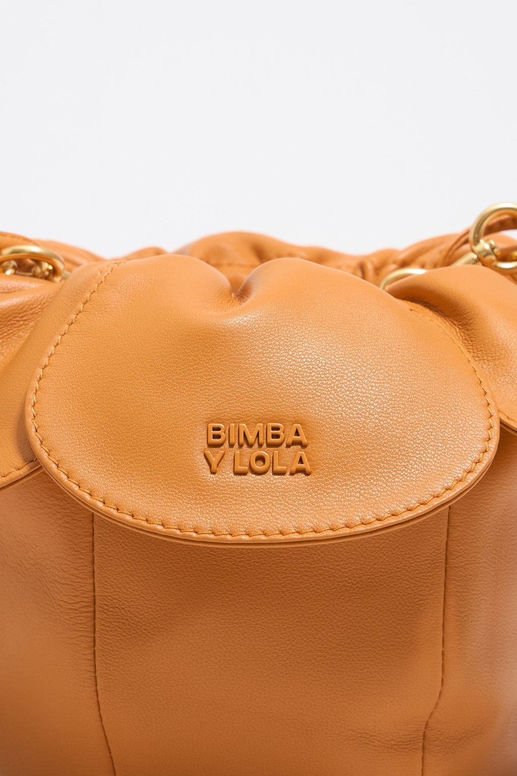 Turmeric leather Pétalo bag