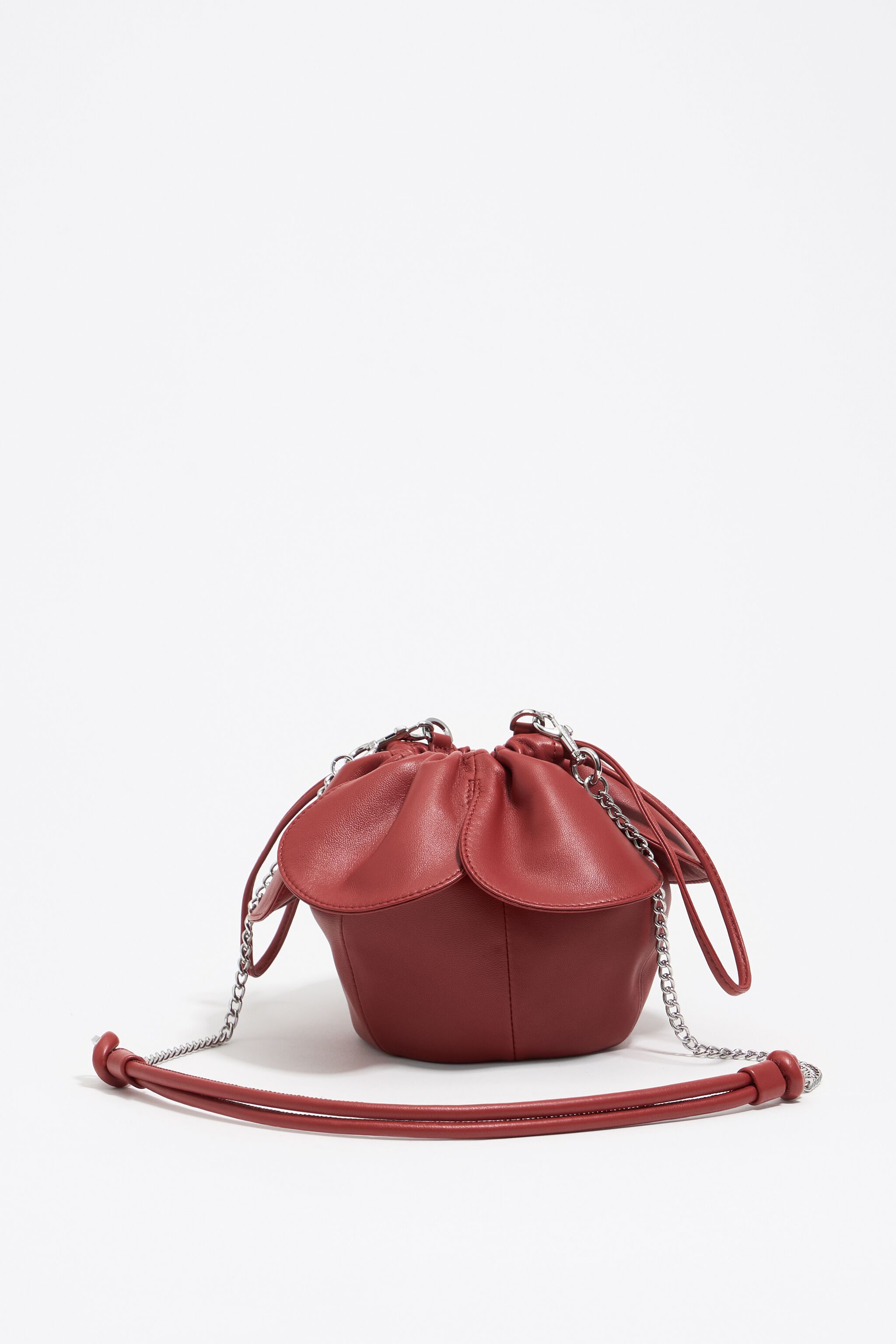 Rust red leather Pétalo bag