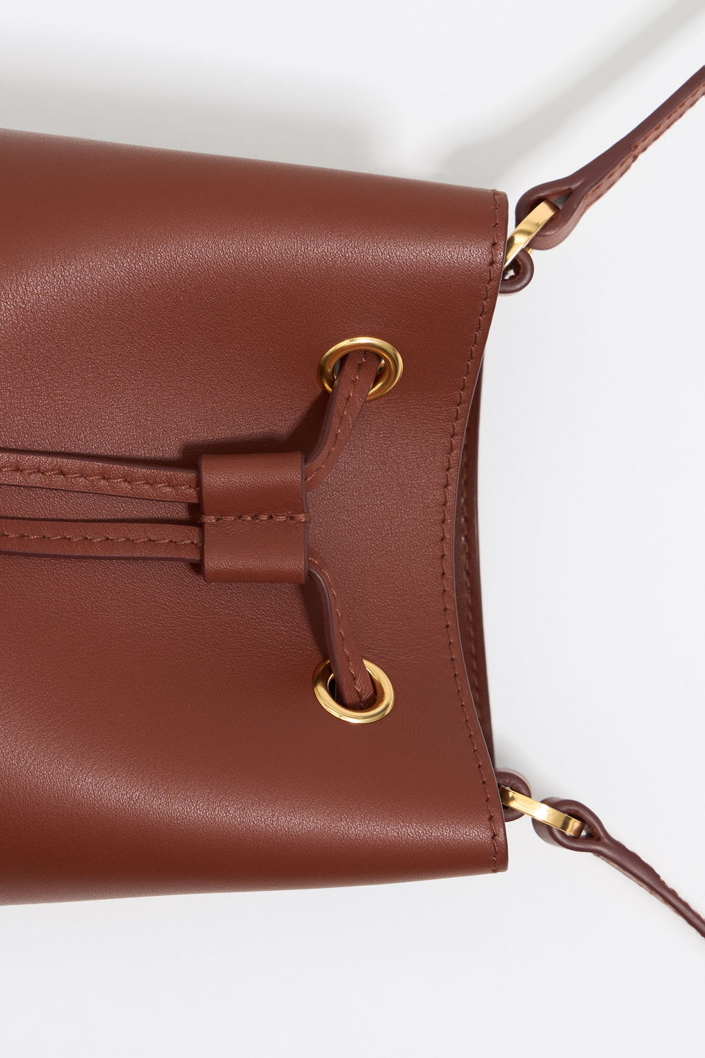 Mini walnut leather Chihuahua bucket bag