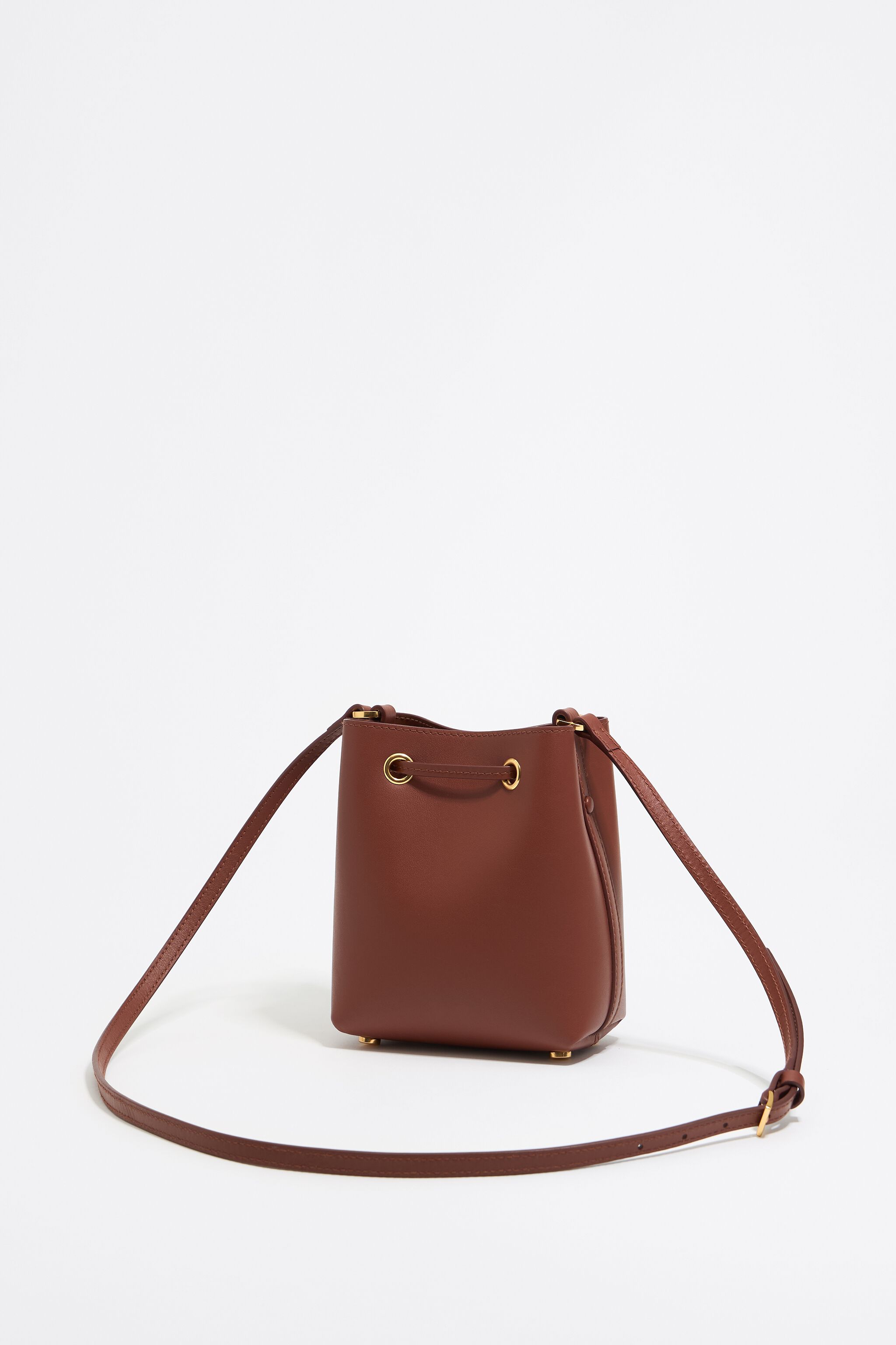 Mini walnut leather Chihuahua bucket bag