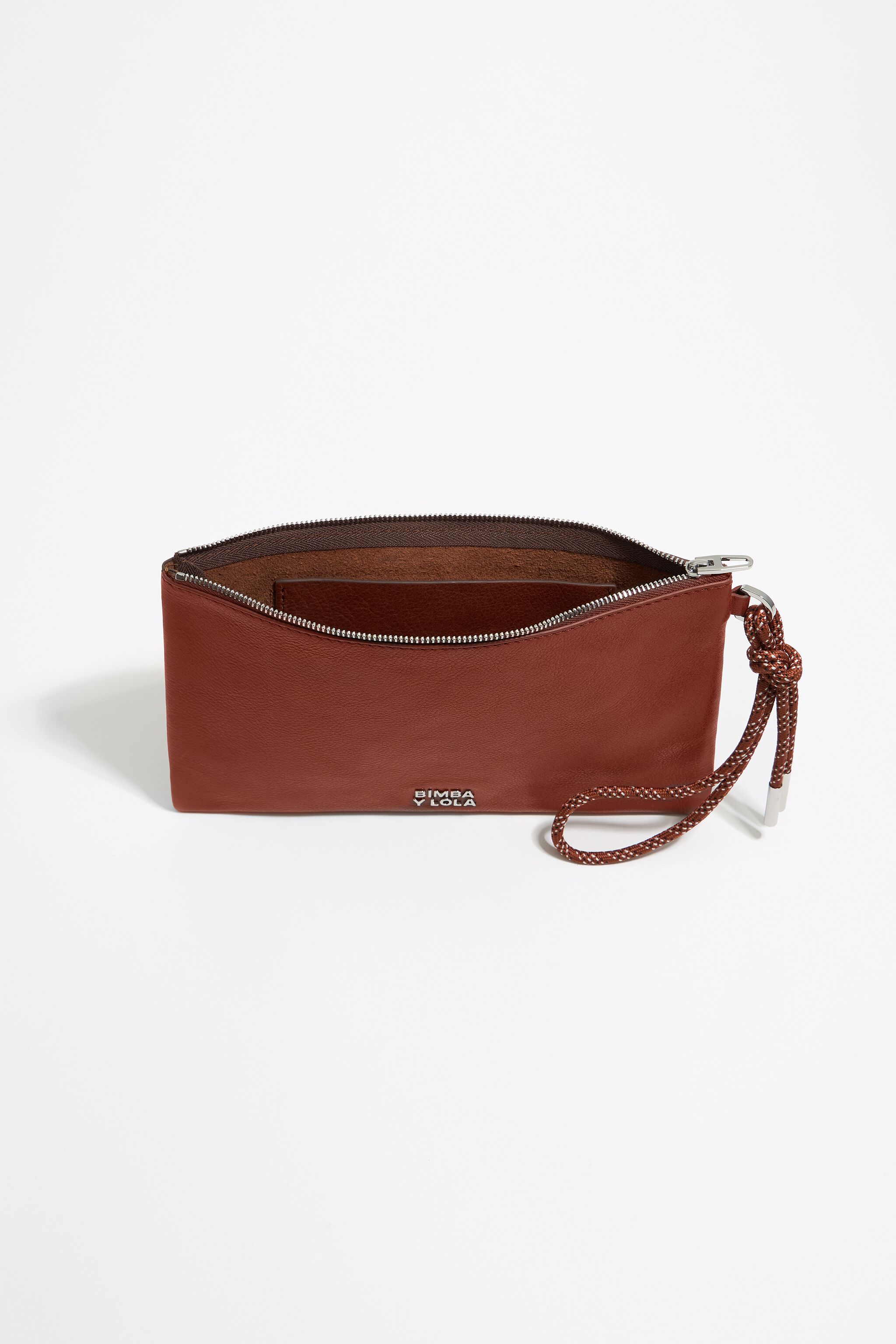Chestnut leather make-up case