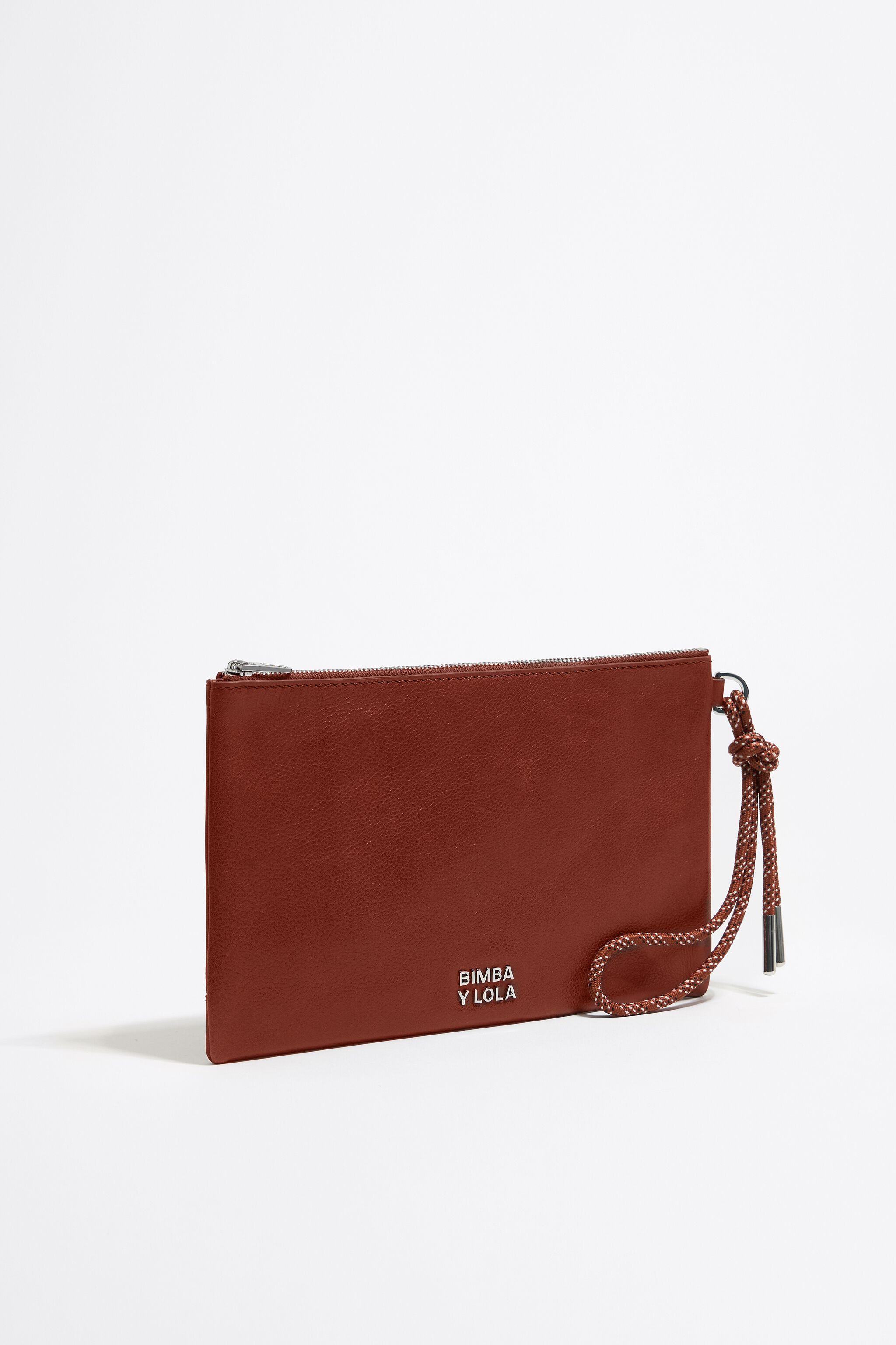 Chestnut leather make-up case