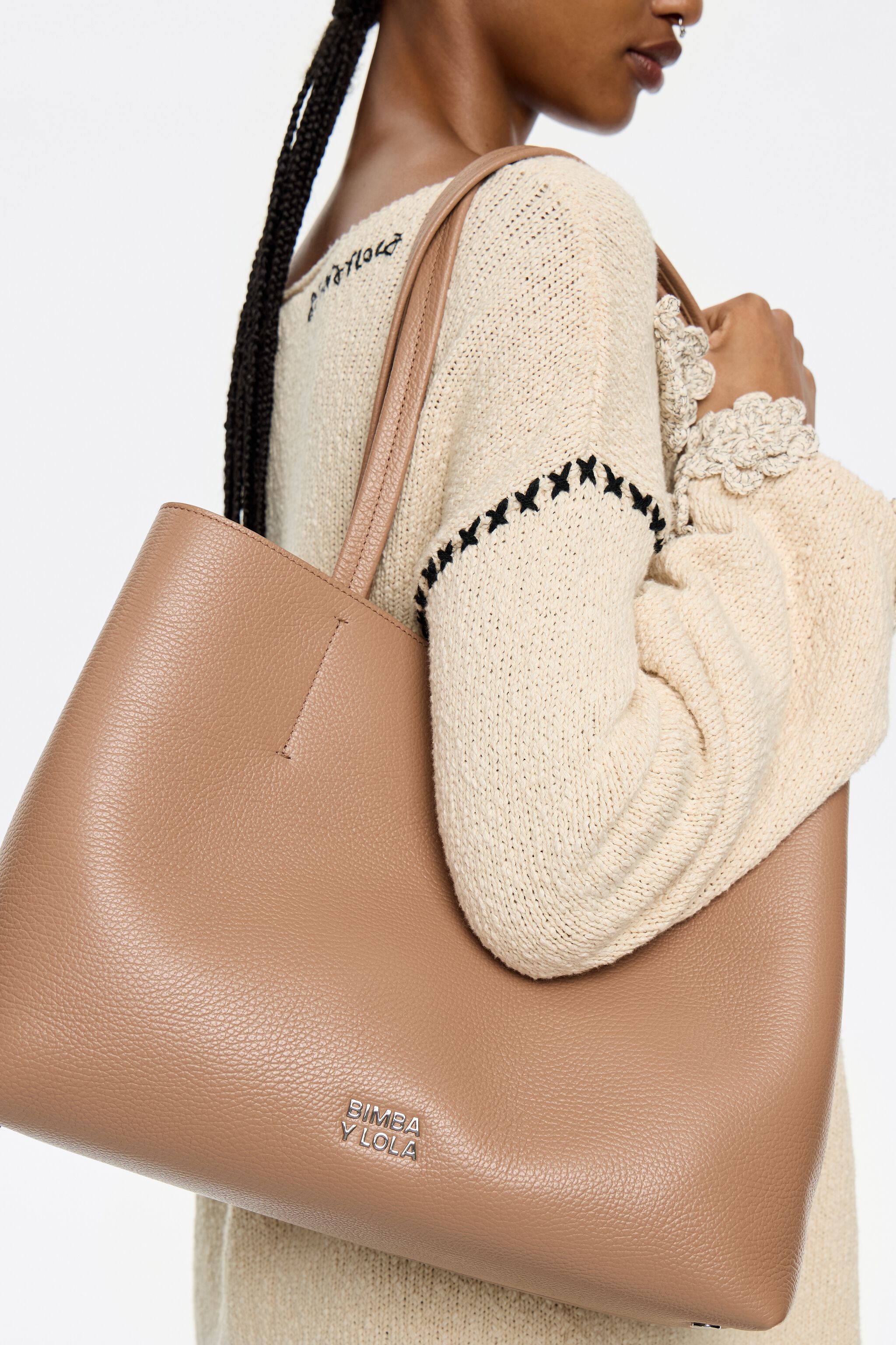 Large light brown leather Chihuahua shopper bag