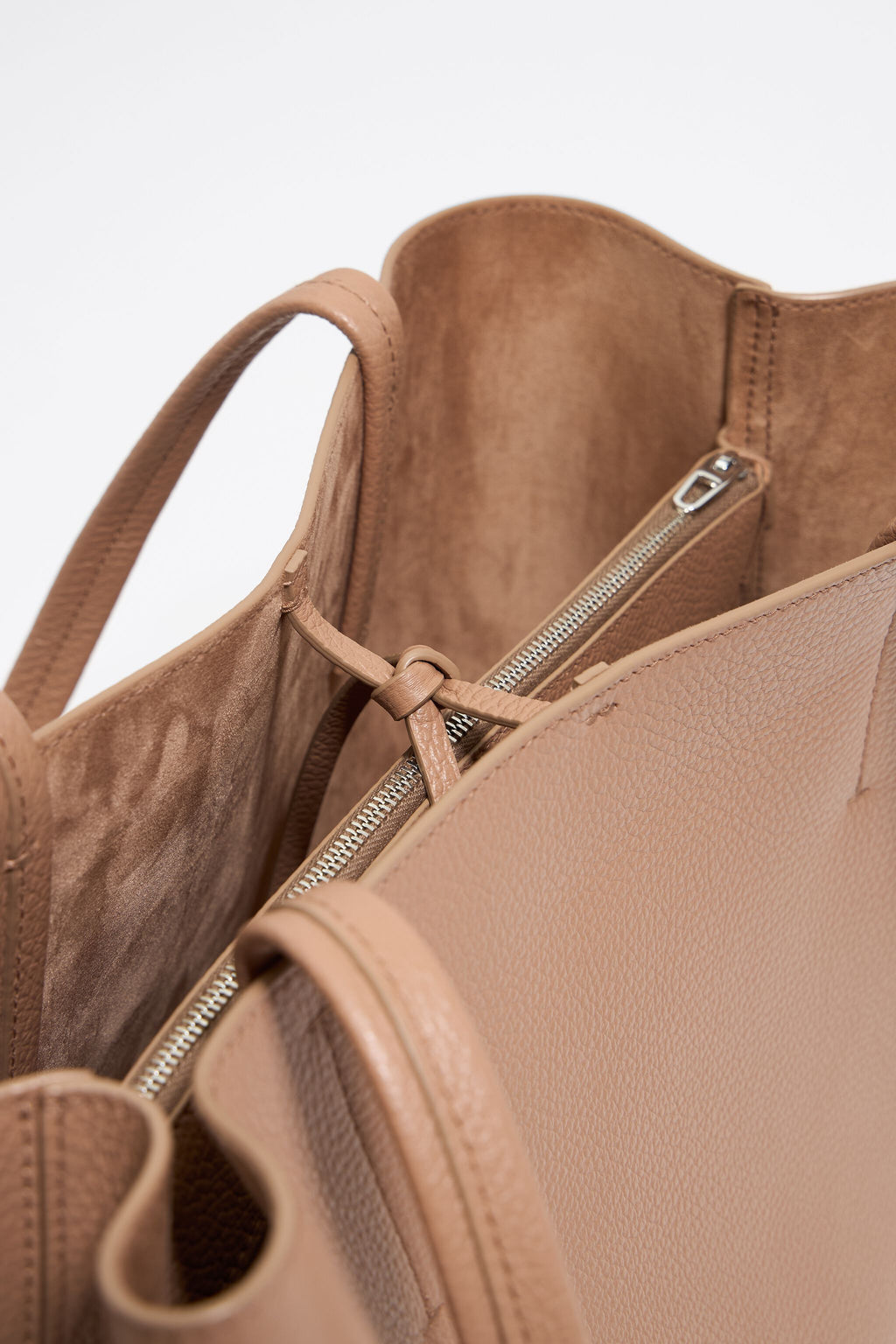 Large light brown leather Chihuahua shopper bag