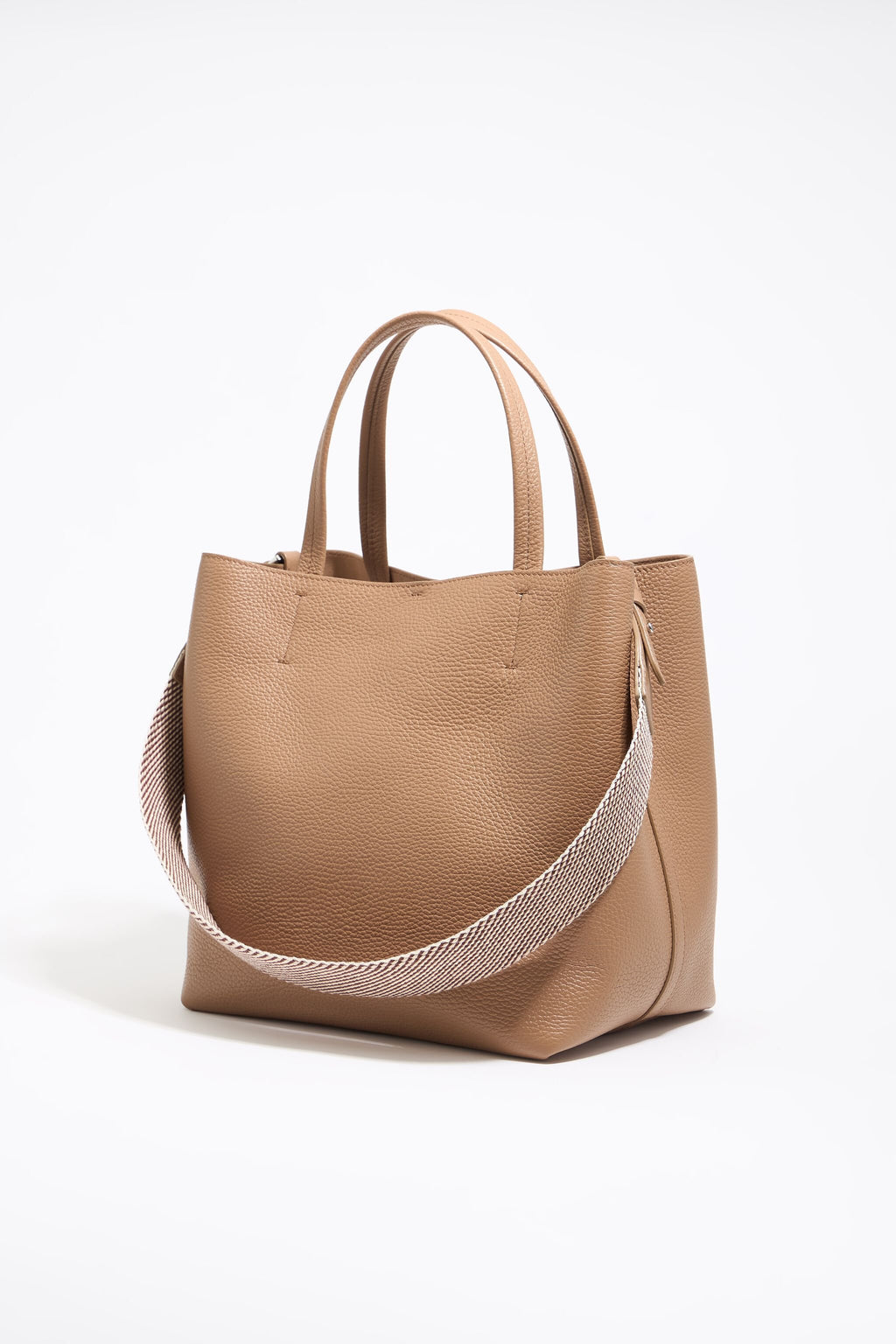 Large light brown leather Chihuahua bag