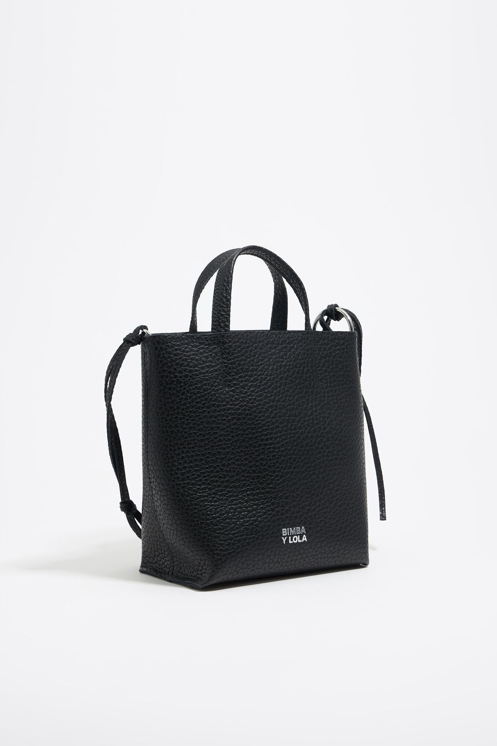 Medium black leather bag