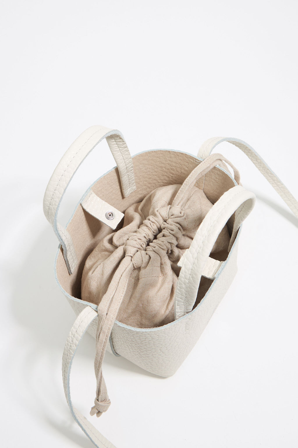 Mini off-white leather Chihuahua bag