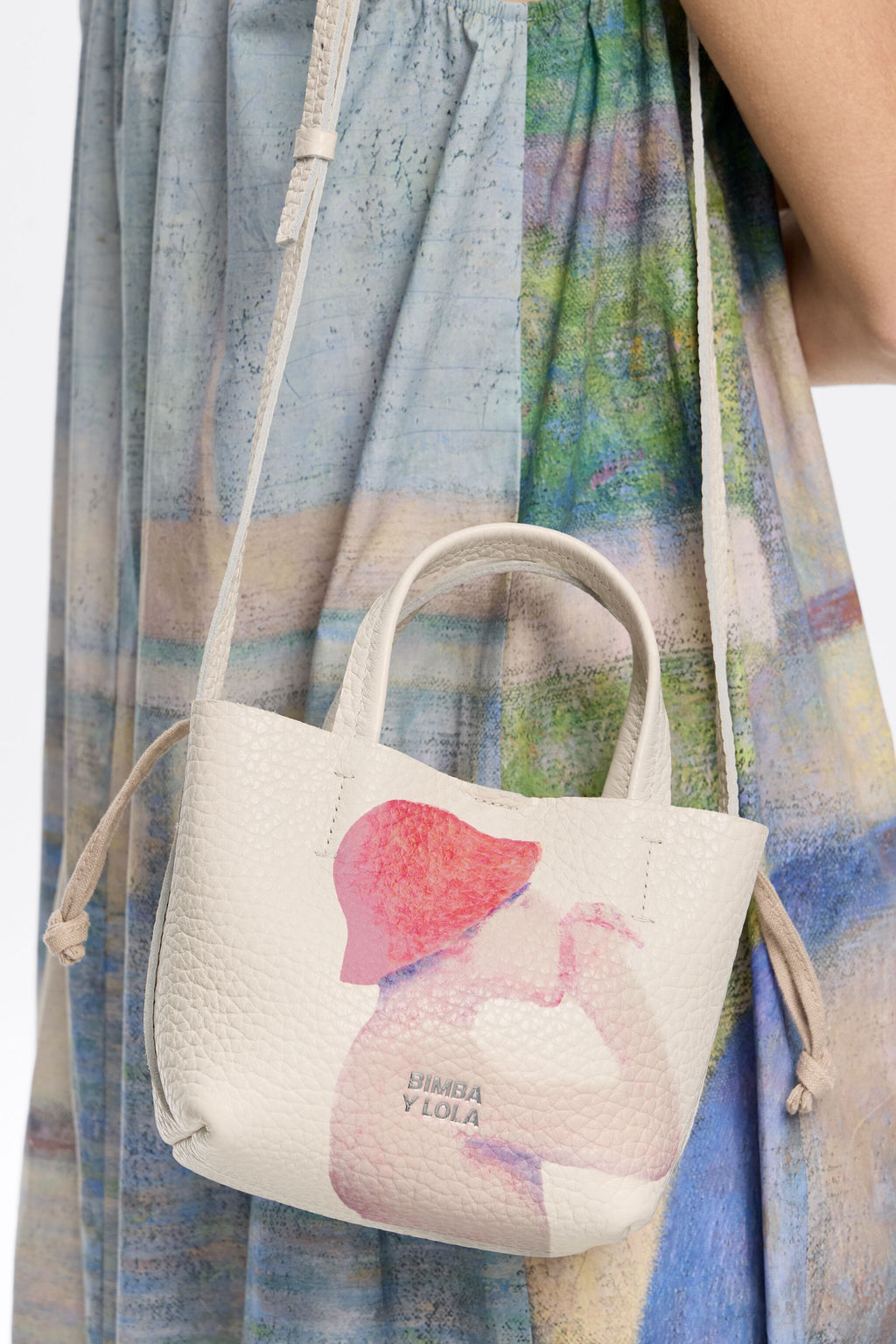 Mini off-white leather Chihuahua bag