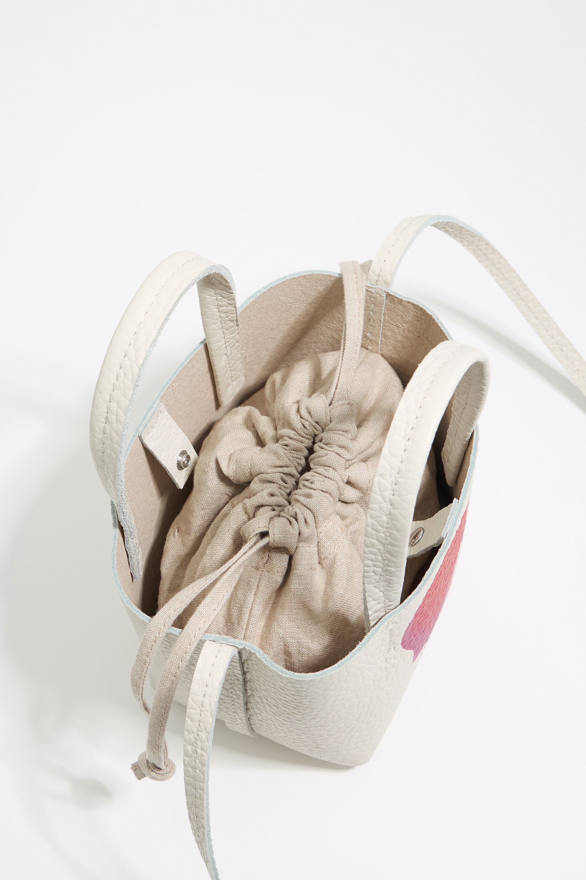 Mini off-white leather Chihuahua bag