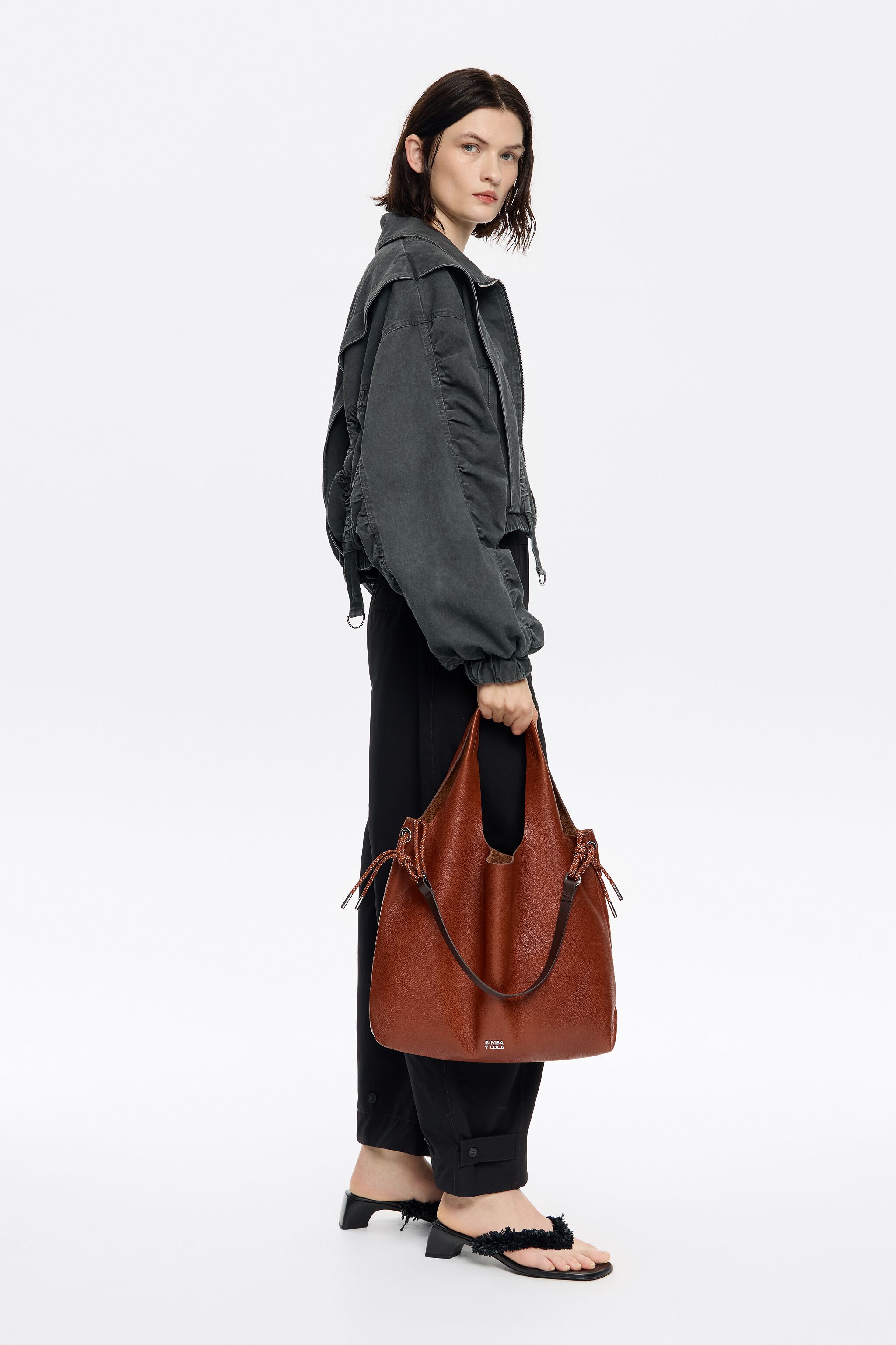 Large chestnut leather Paper bag