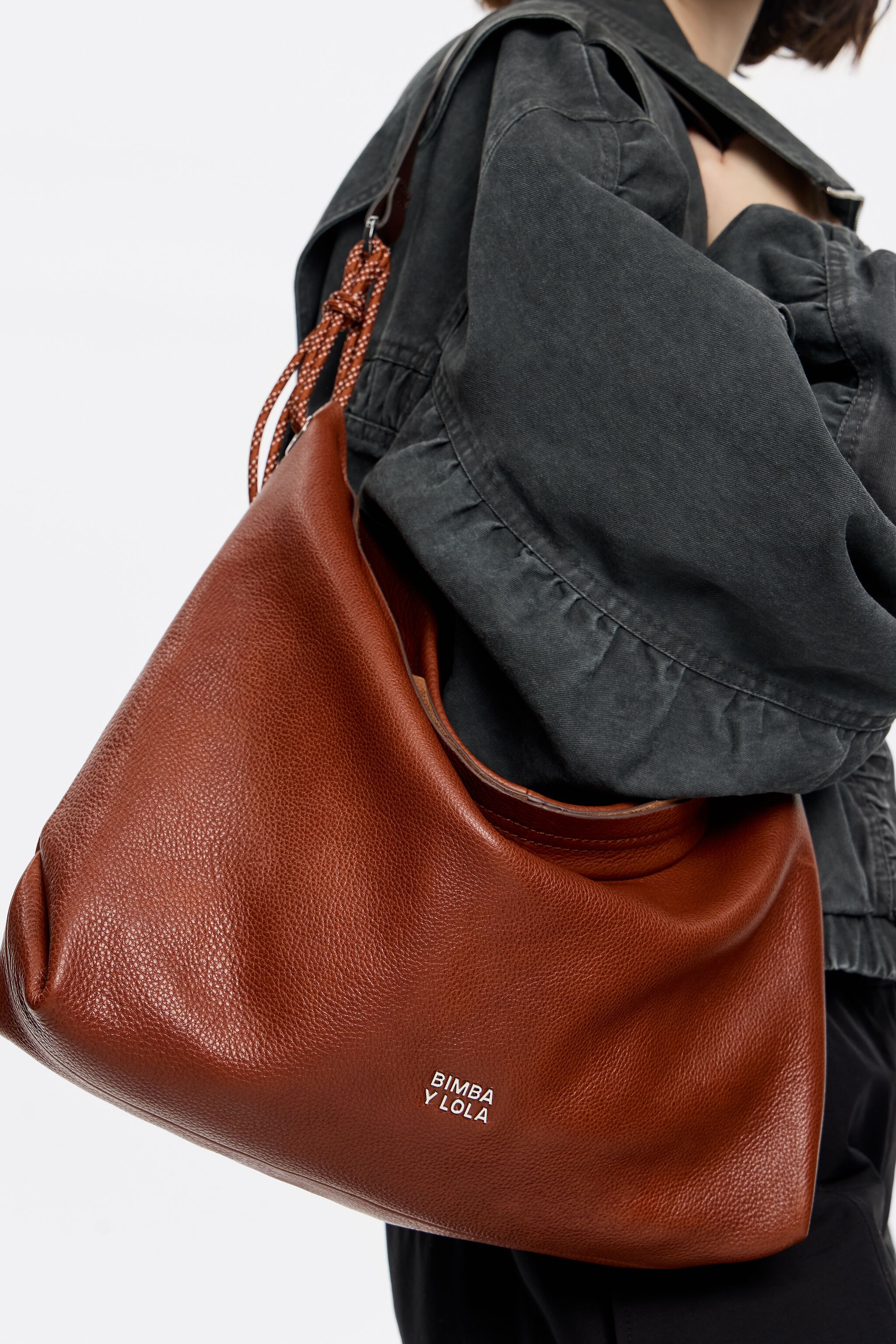 Large chestnut leather Paper bag