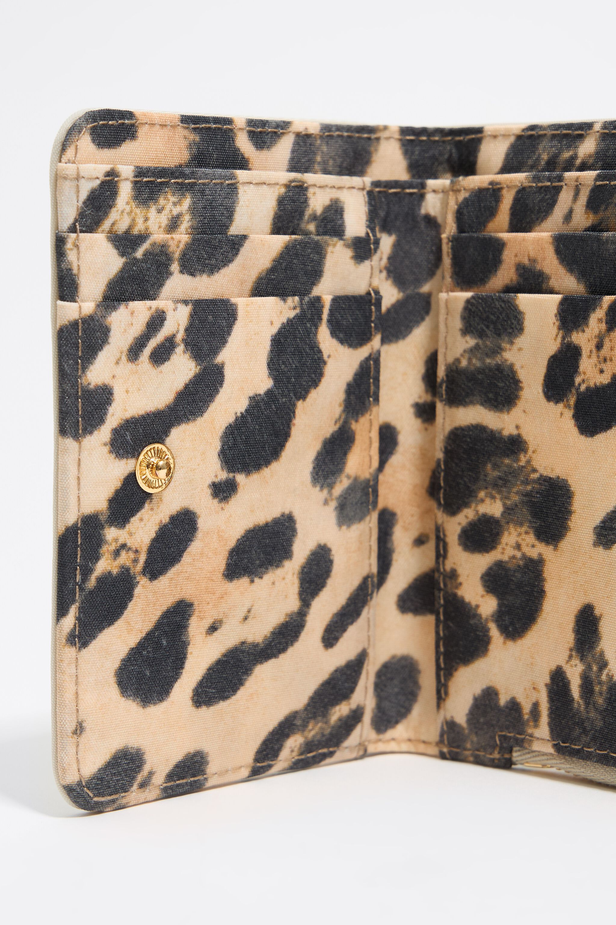 Stone white nylon purse