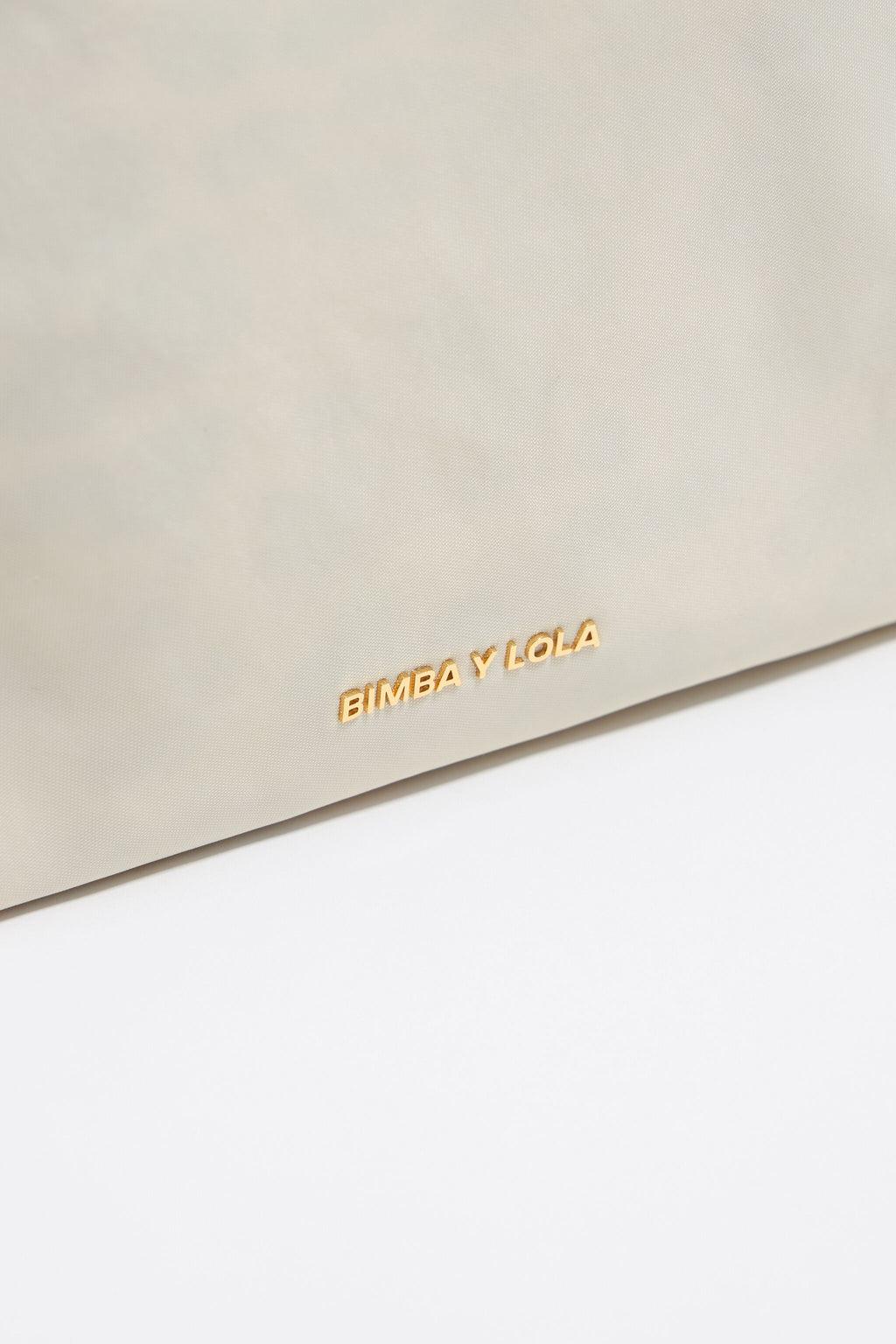 Large stone white nylon make-up case