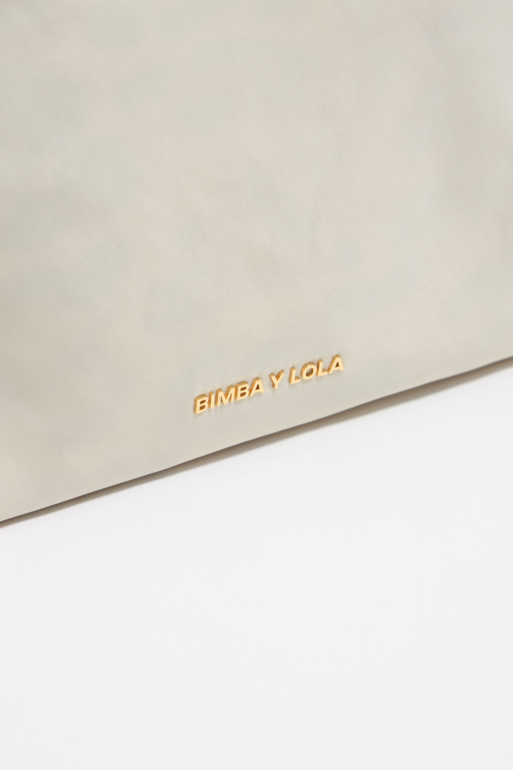 Large stone white nylon make-up case