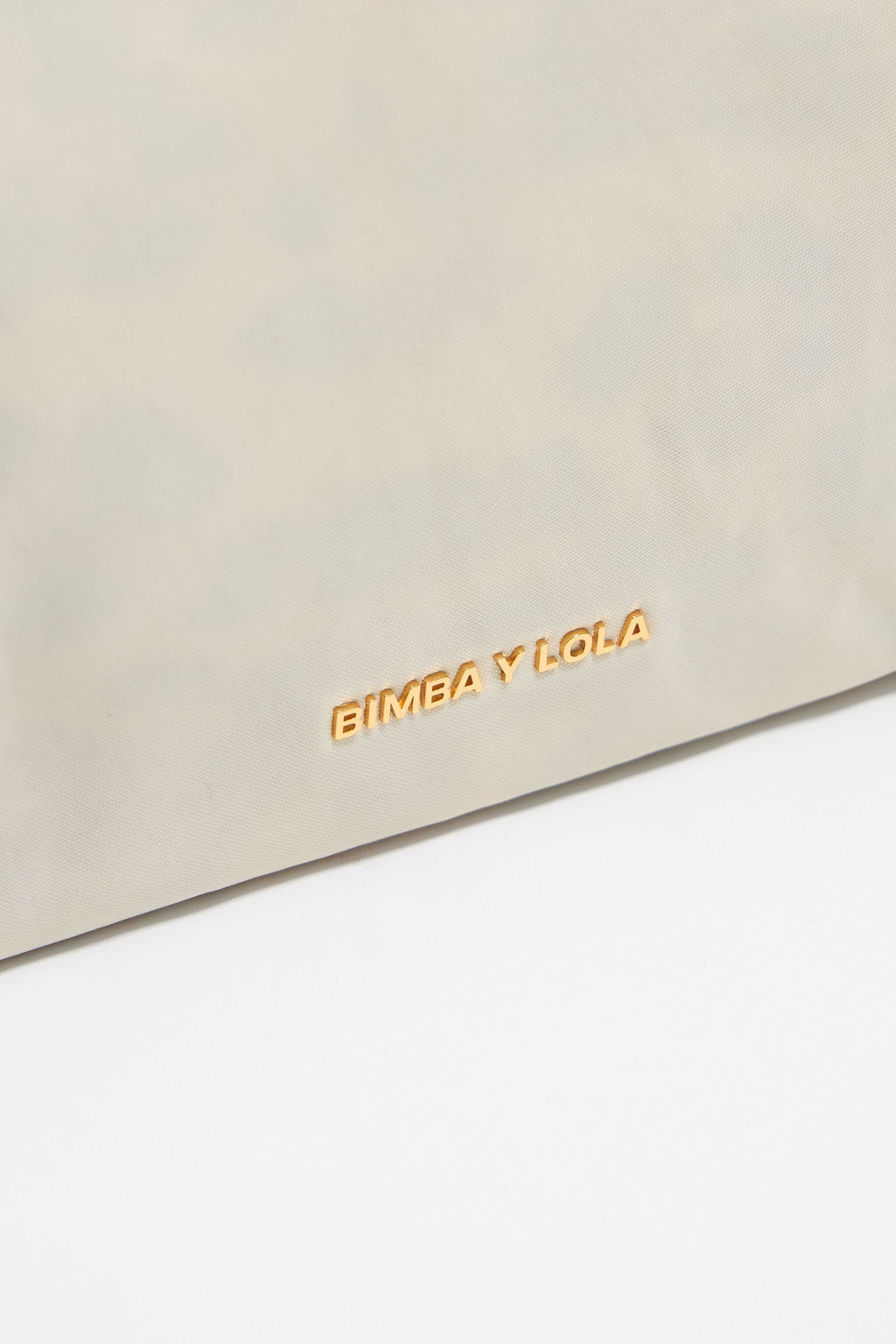 Medium stone white nylon make-up case