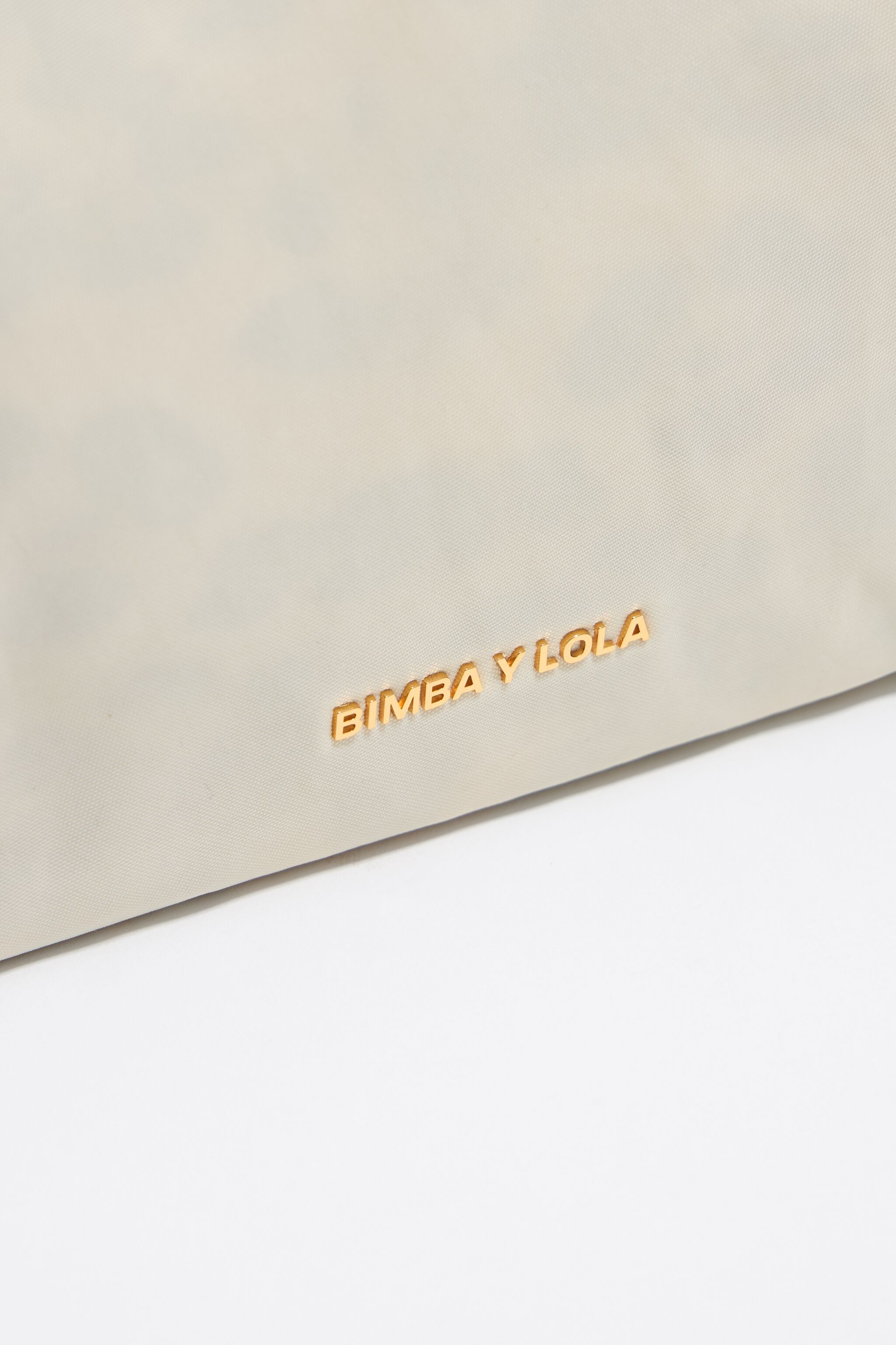 Medium stone white nylon make-up case