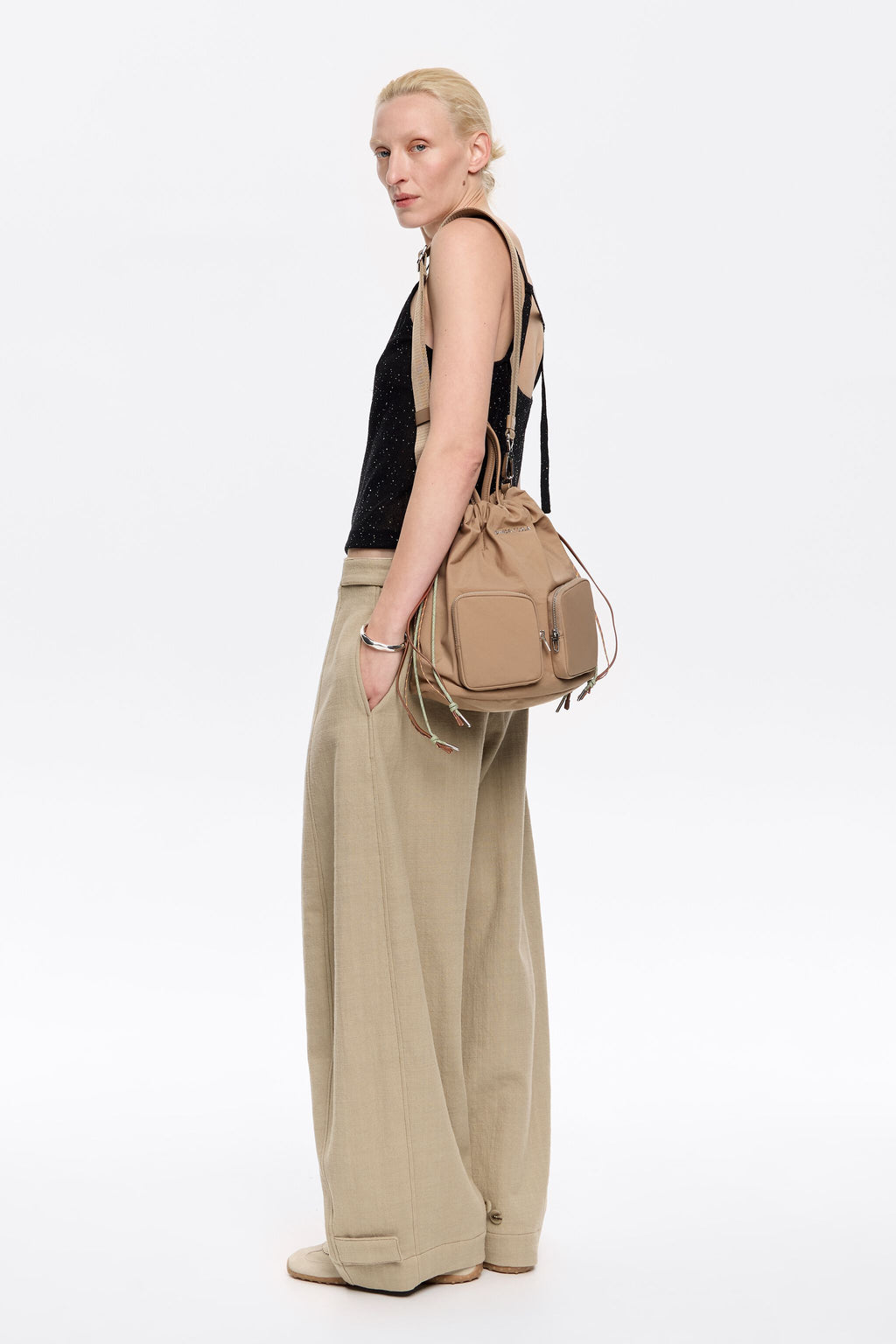 Medium bark nylon multi-pocket bag