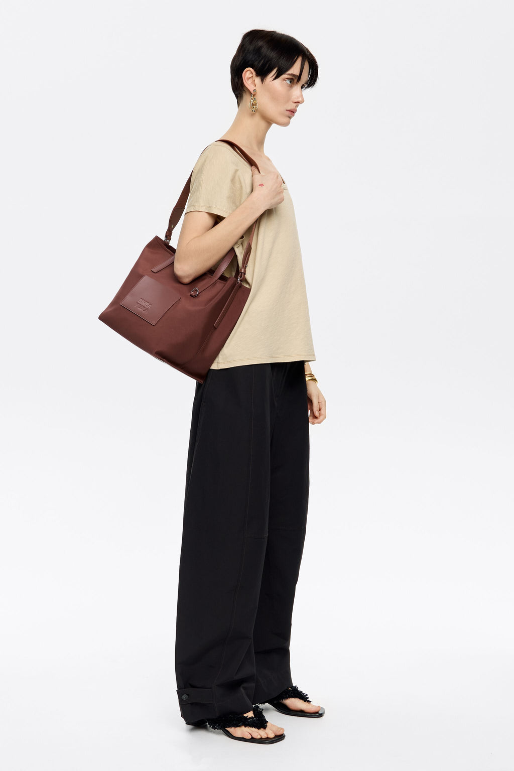 Medium brown nylon shopper bag