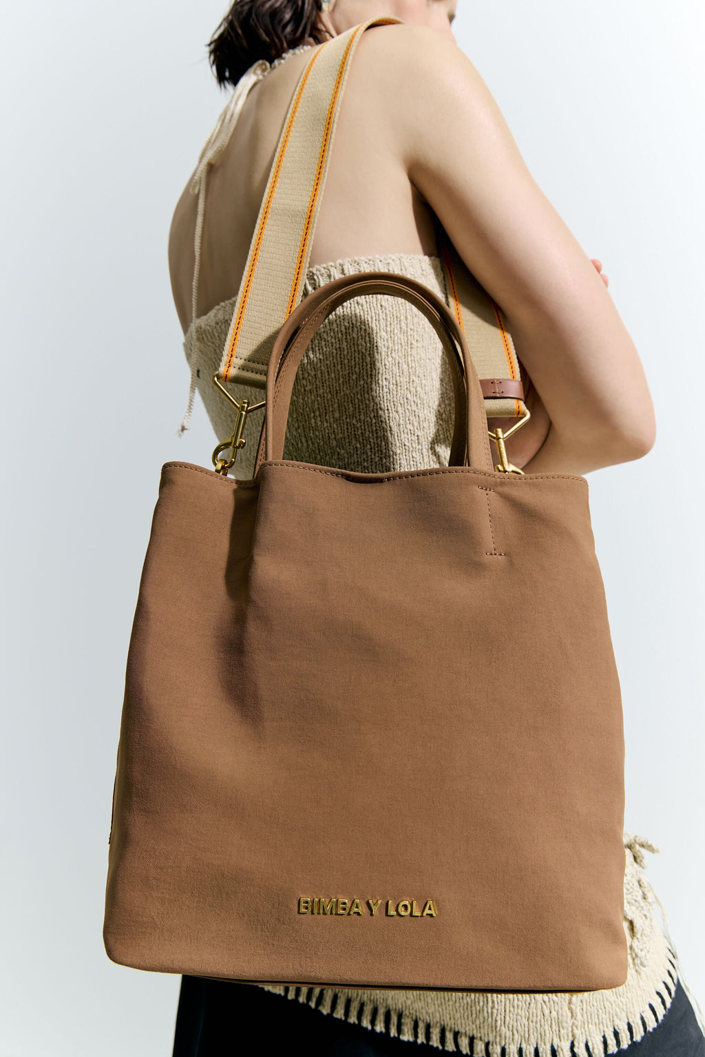 Large cinnamon gabardine Chihuahua bag