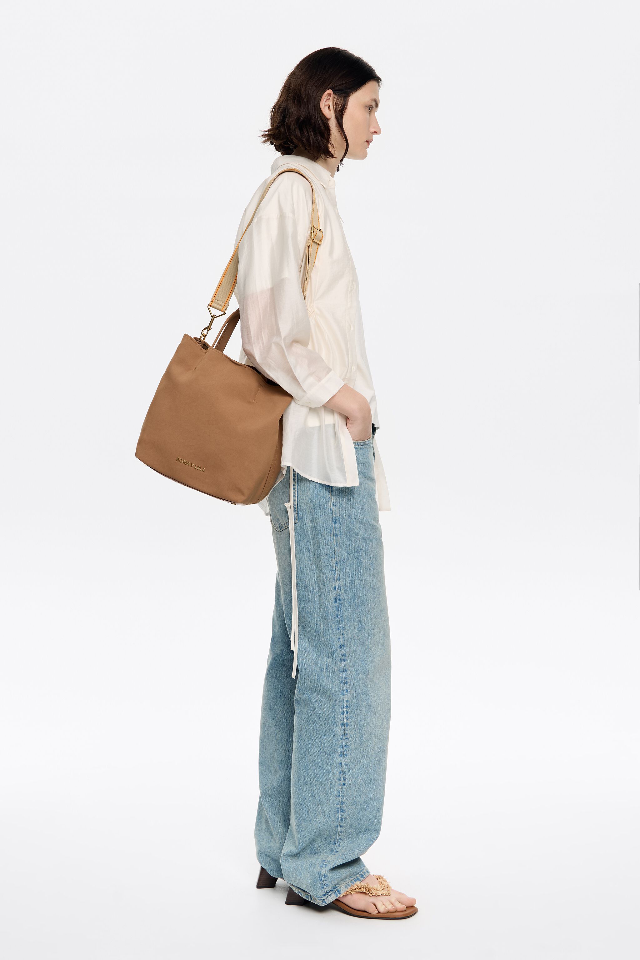 Large cinnamon gabardine Chihuahua bag