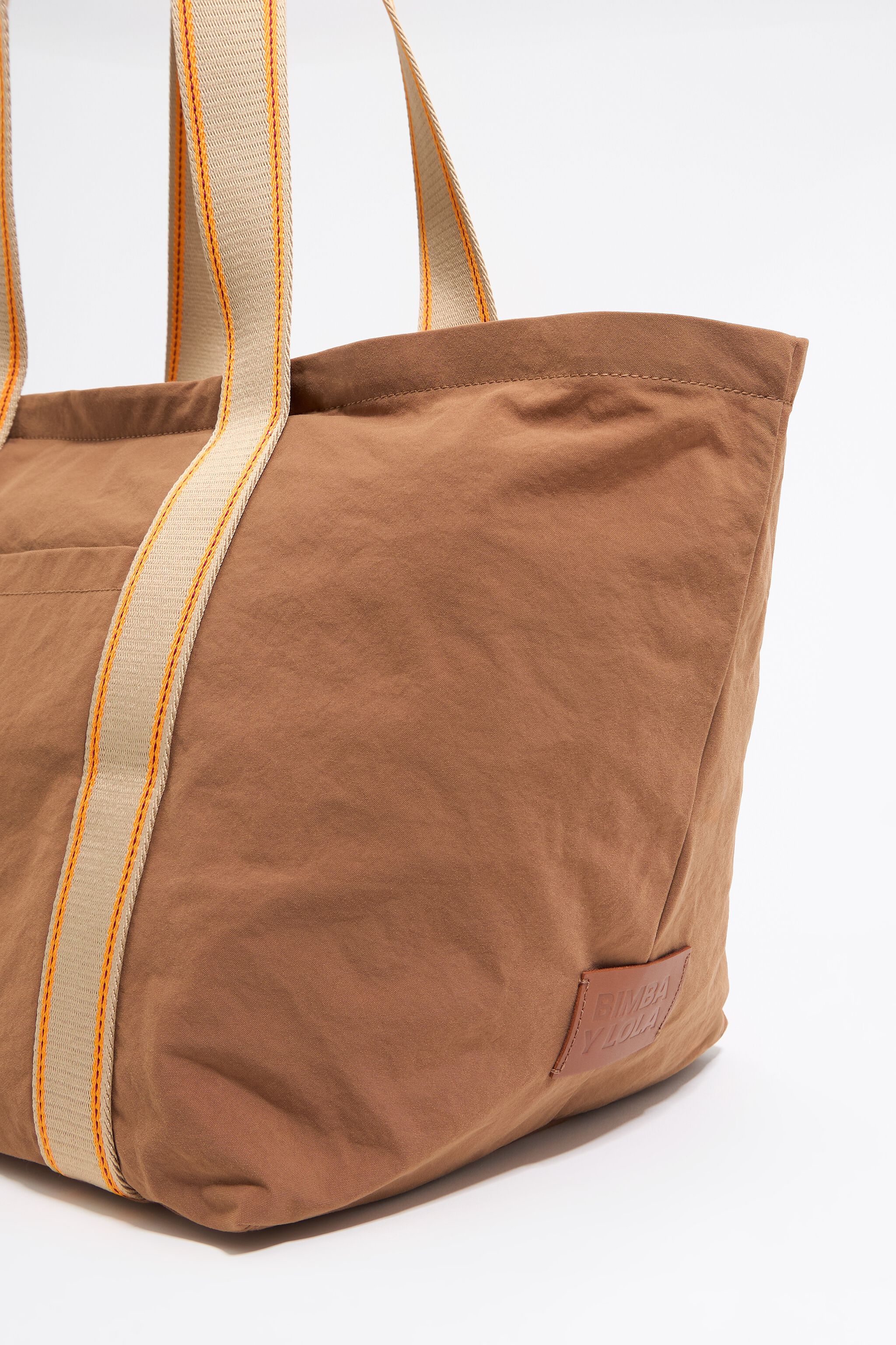 Cinnamon nylon maxi shopper bag