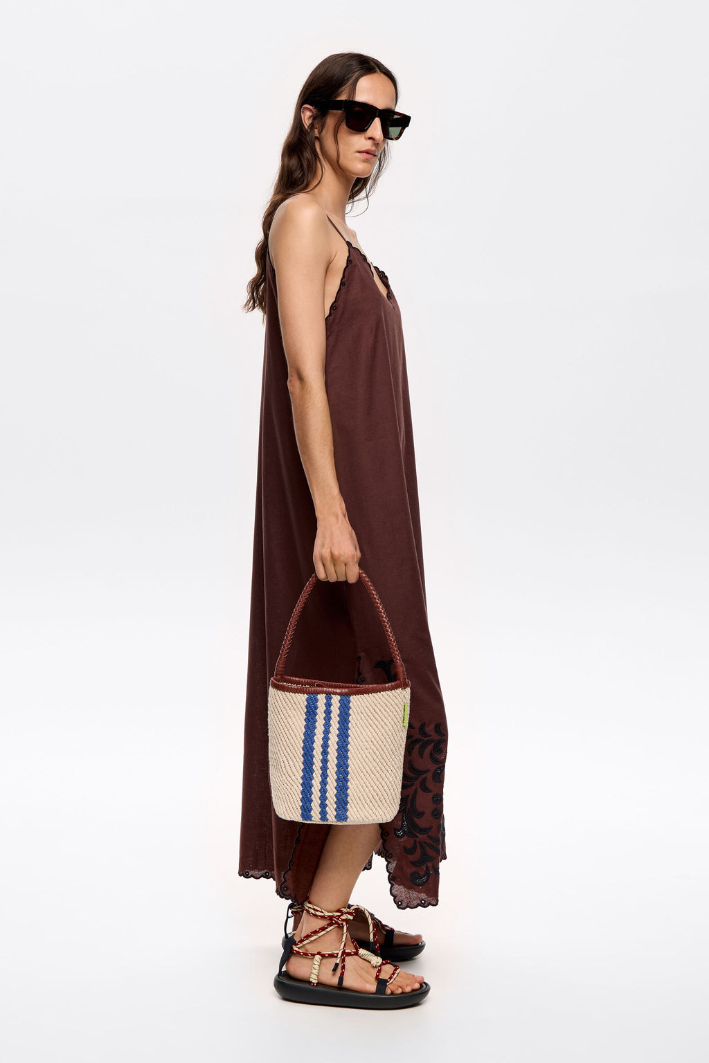 Medium ecru bucket bag