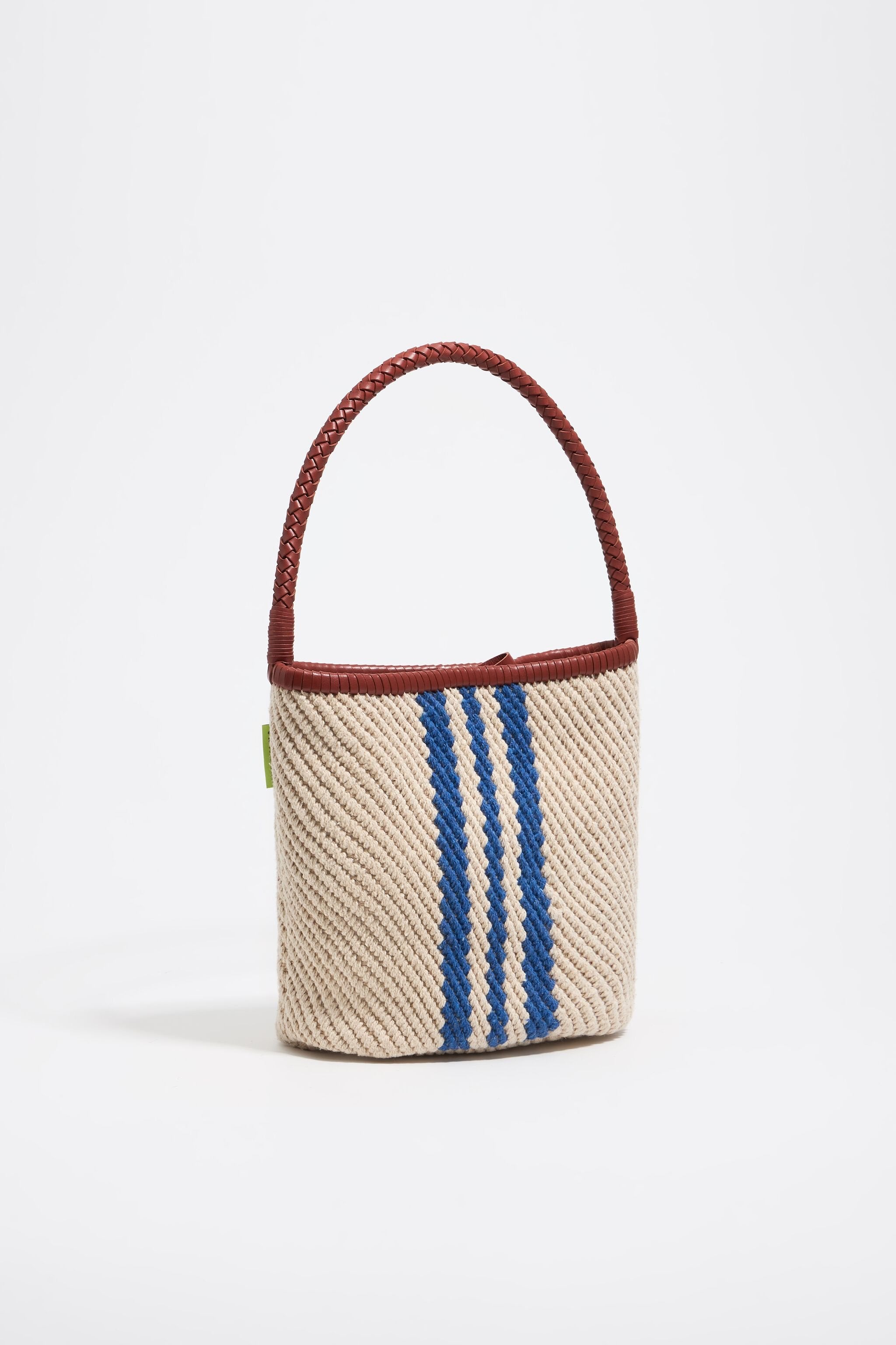 Medium ecru bucket bag