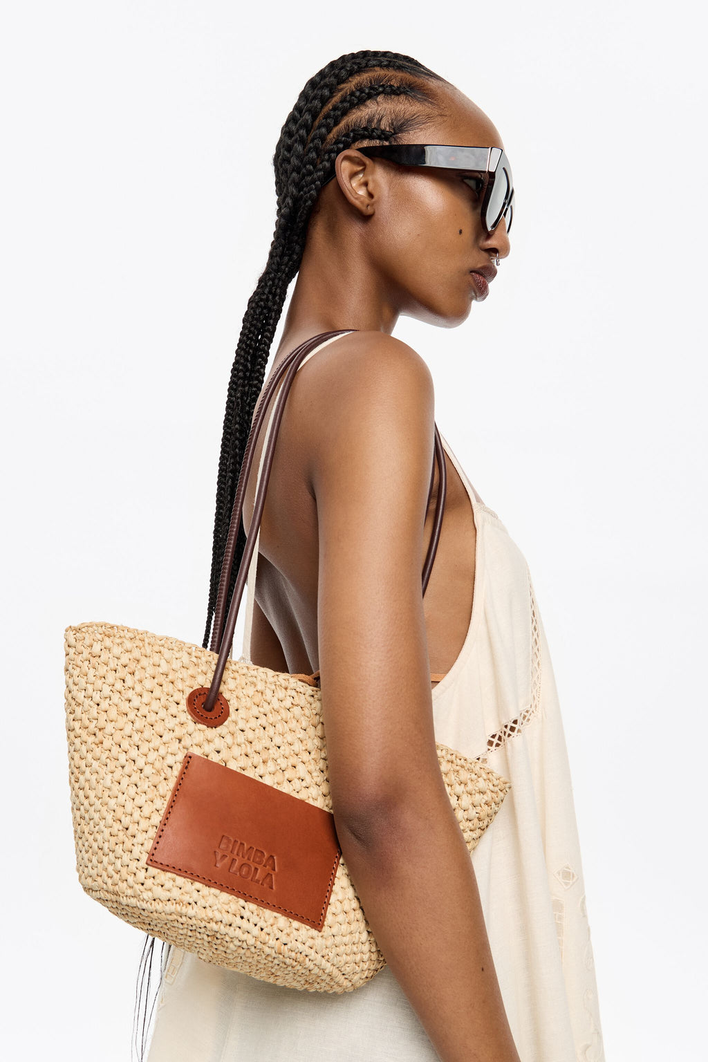 Medium natural basket