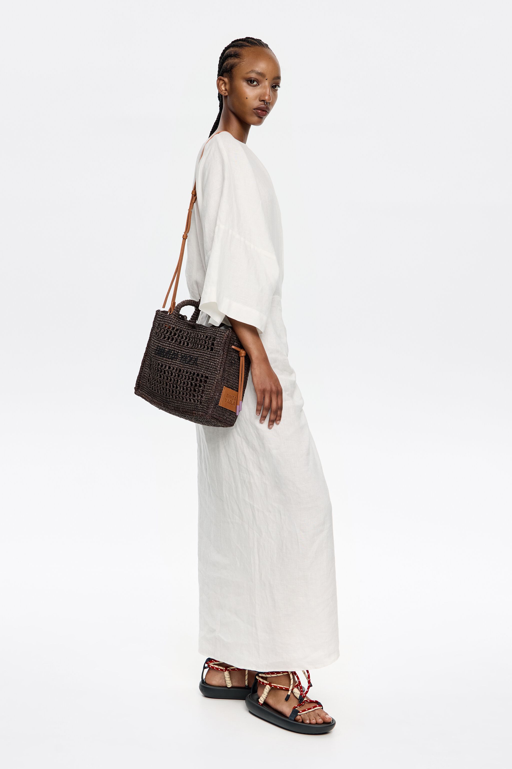 Small chocolate raffia shopper bag