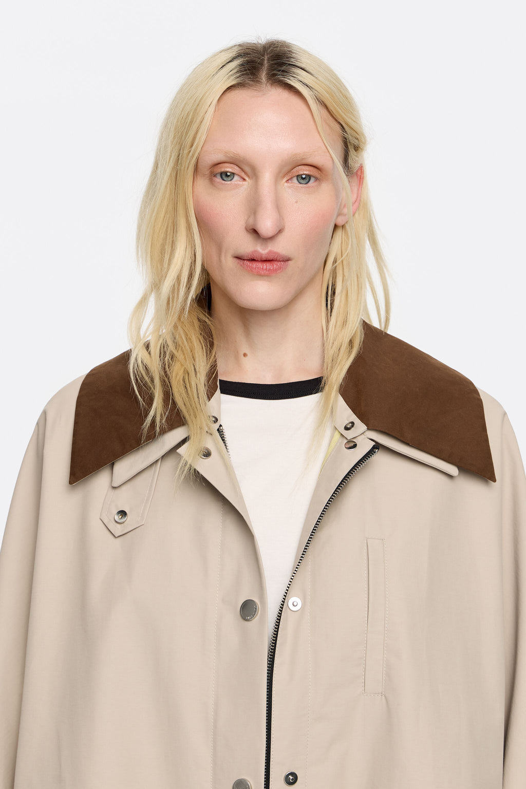 Stone detachable collar cape