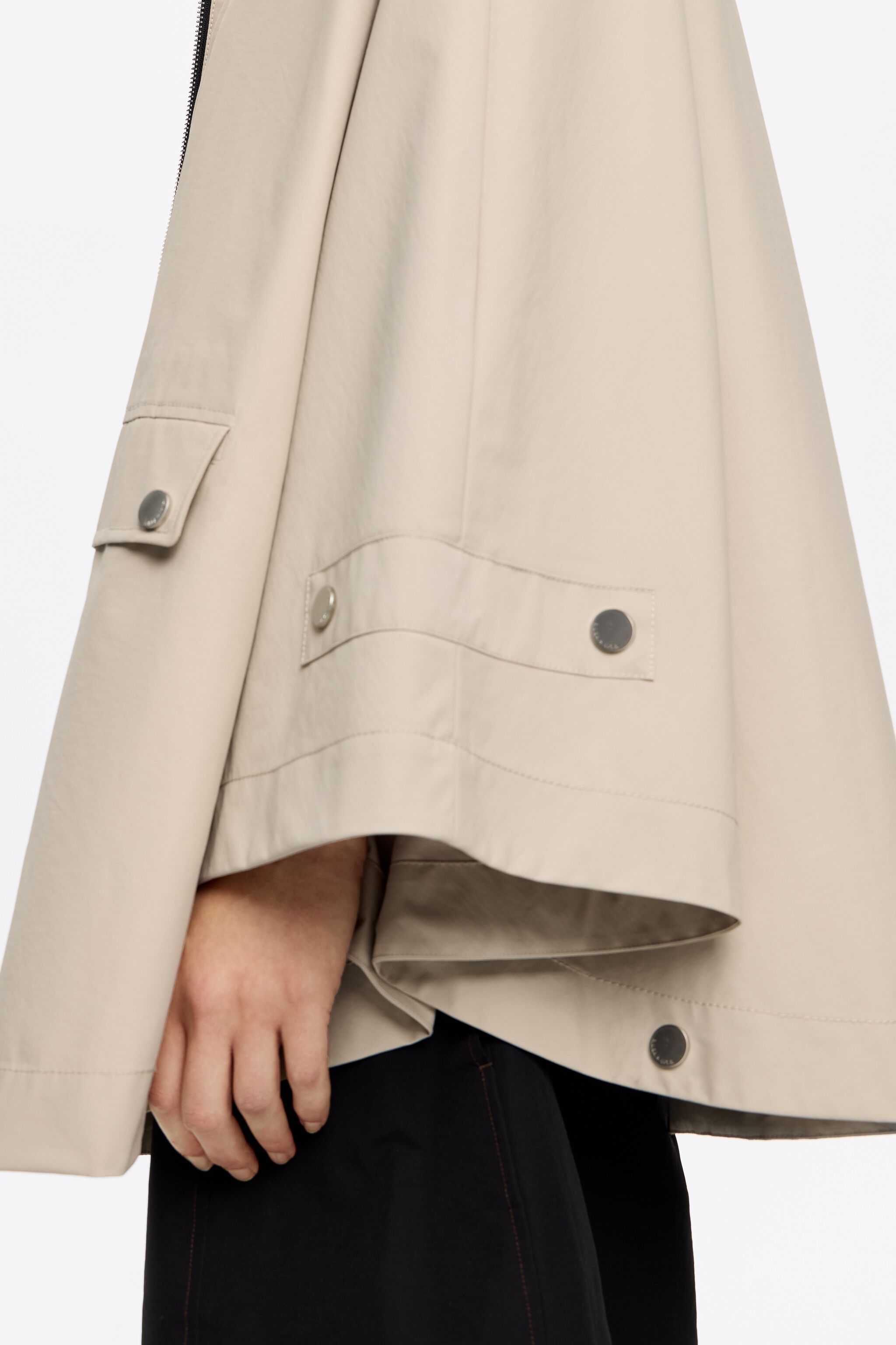 Stone detachable collar cape