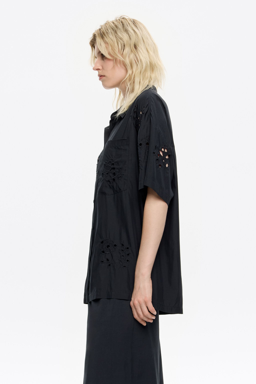 Oversize black shirt with embroidery