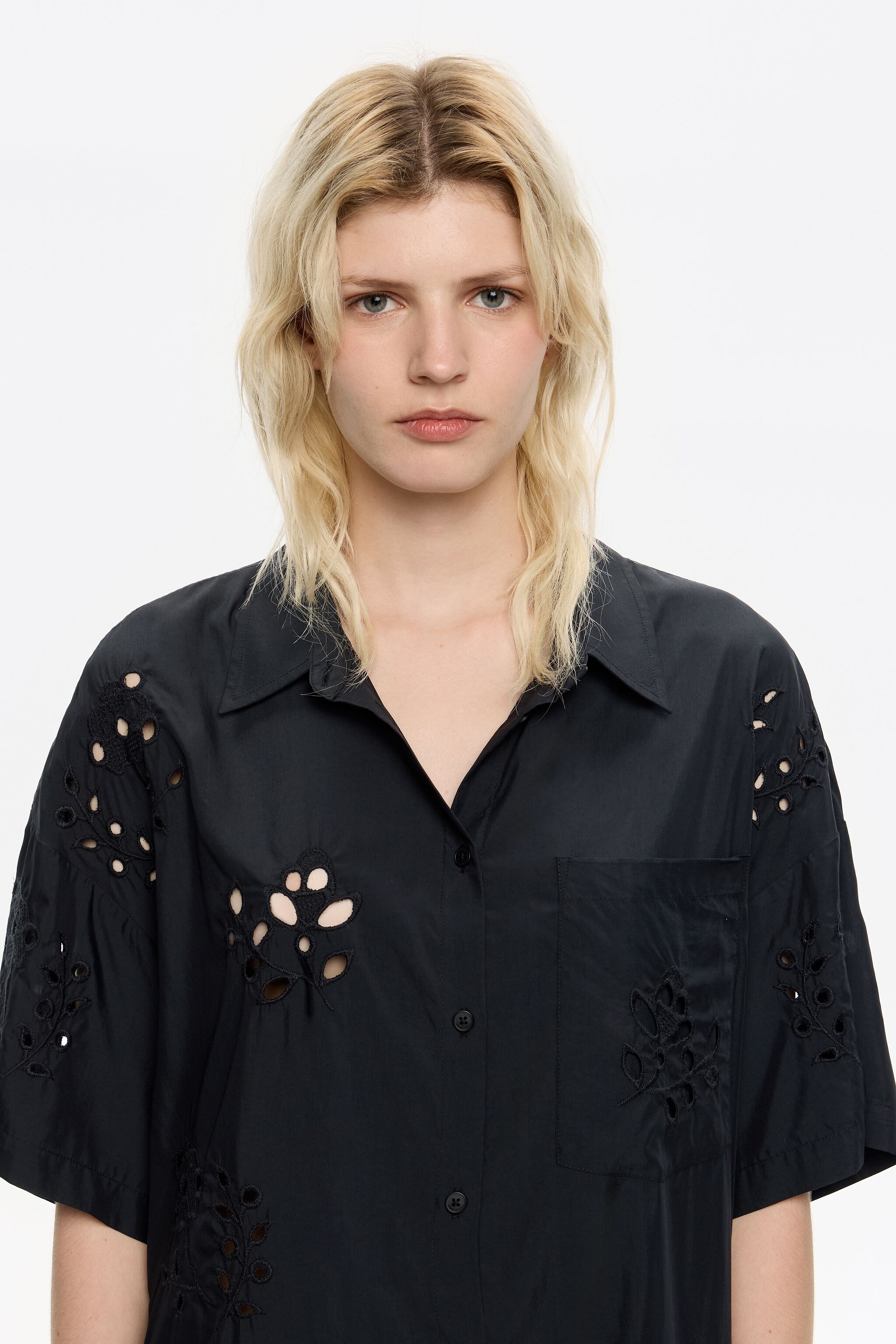 Oversize black shirt with embroidery