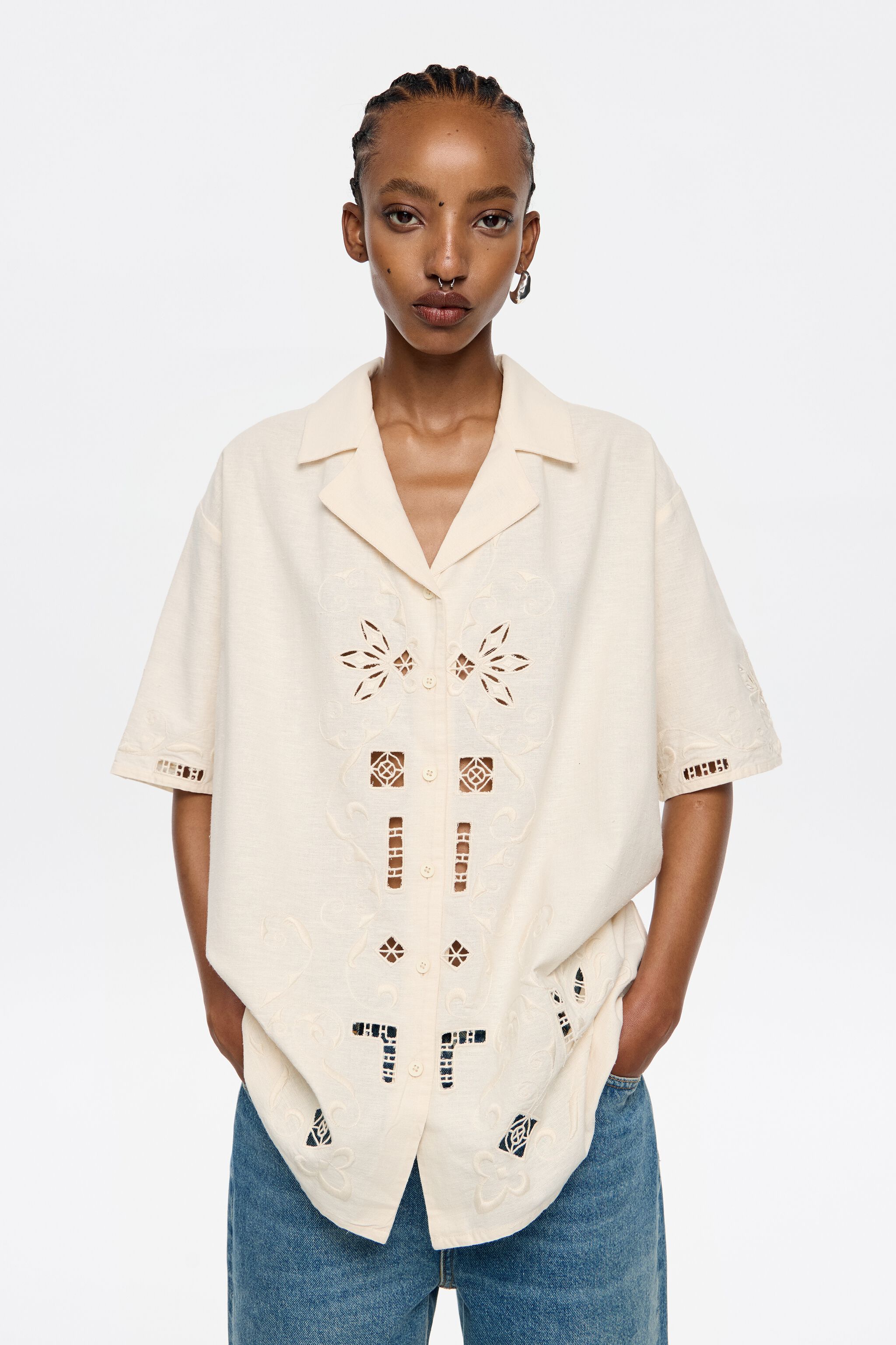 Oversize cream shirt with embroidery