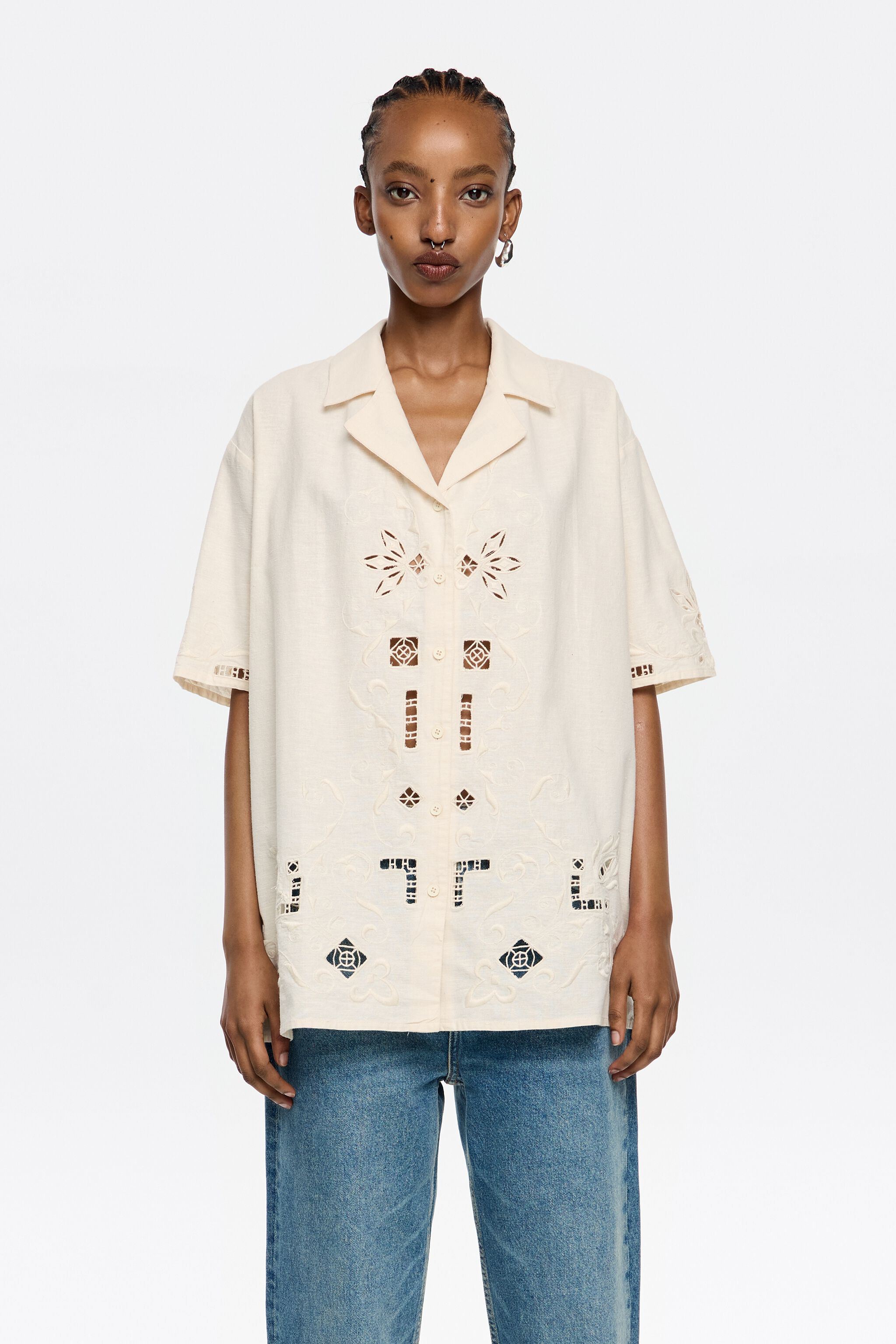 Oversize cream shirt with embroidery