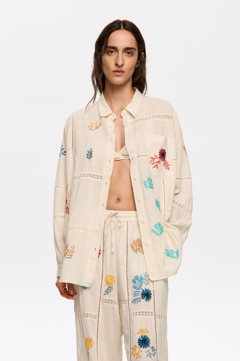 Off-white shirt with contrast embroidered trim