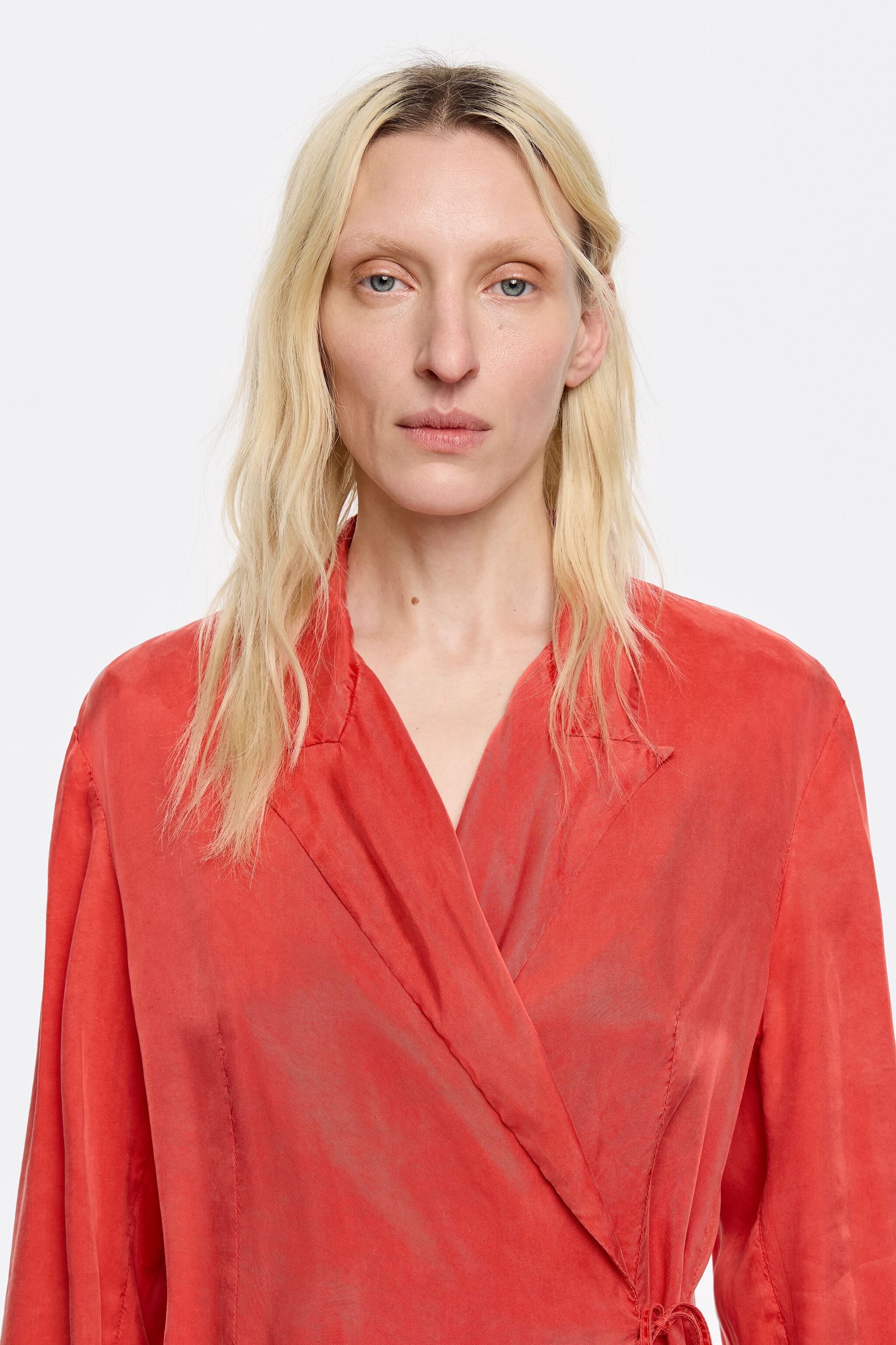 Fluid red double-breasted jacket