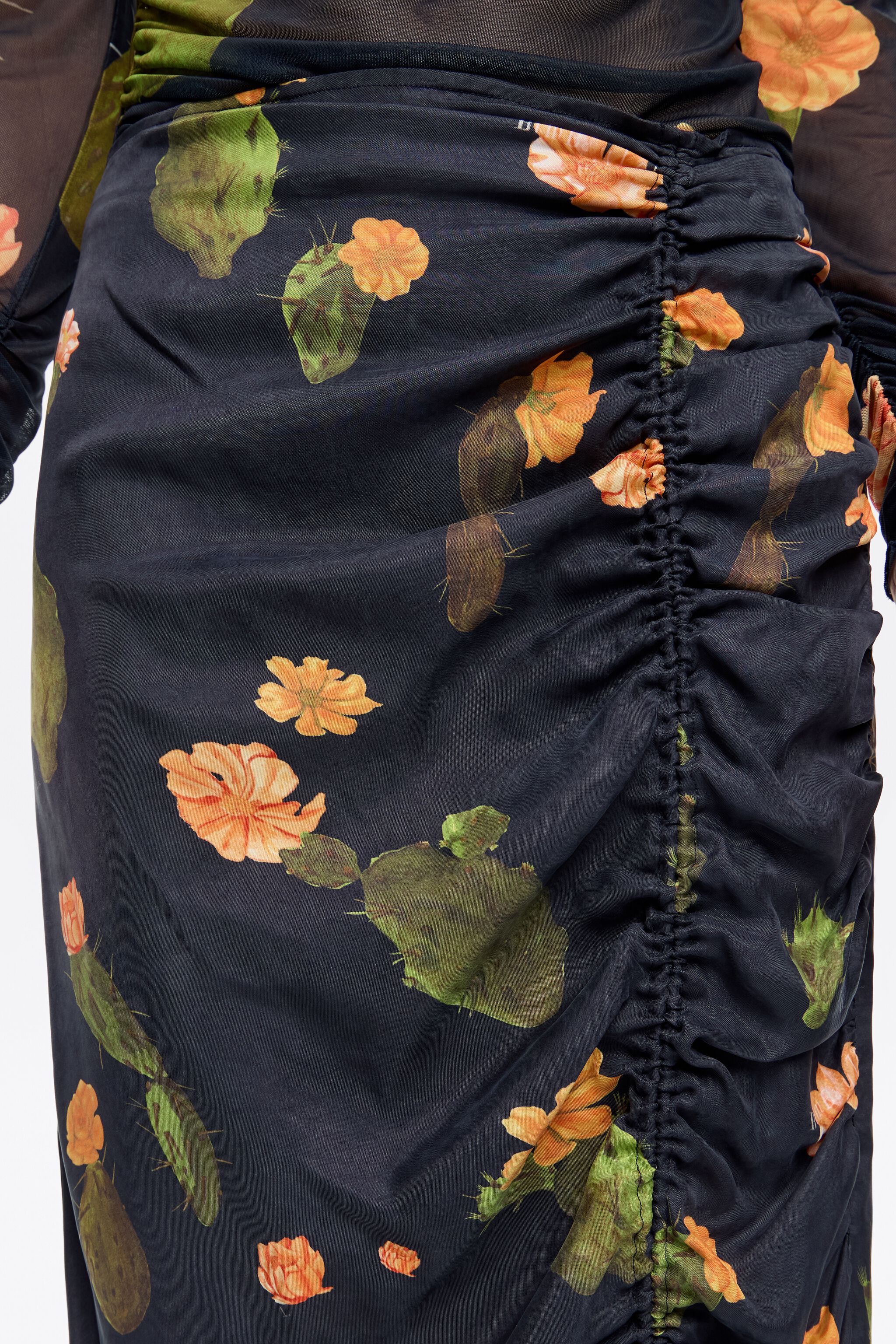 Black Cactus ruched skirt