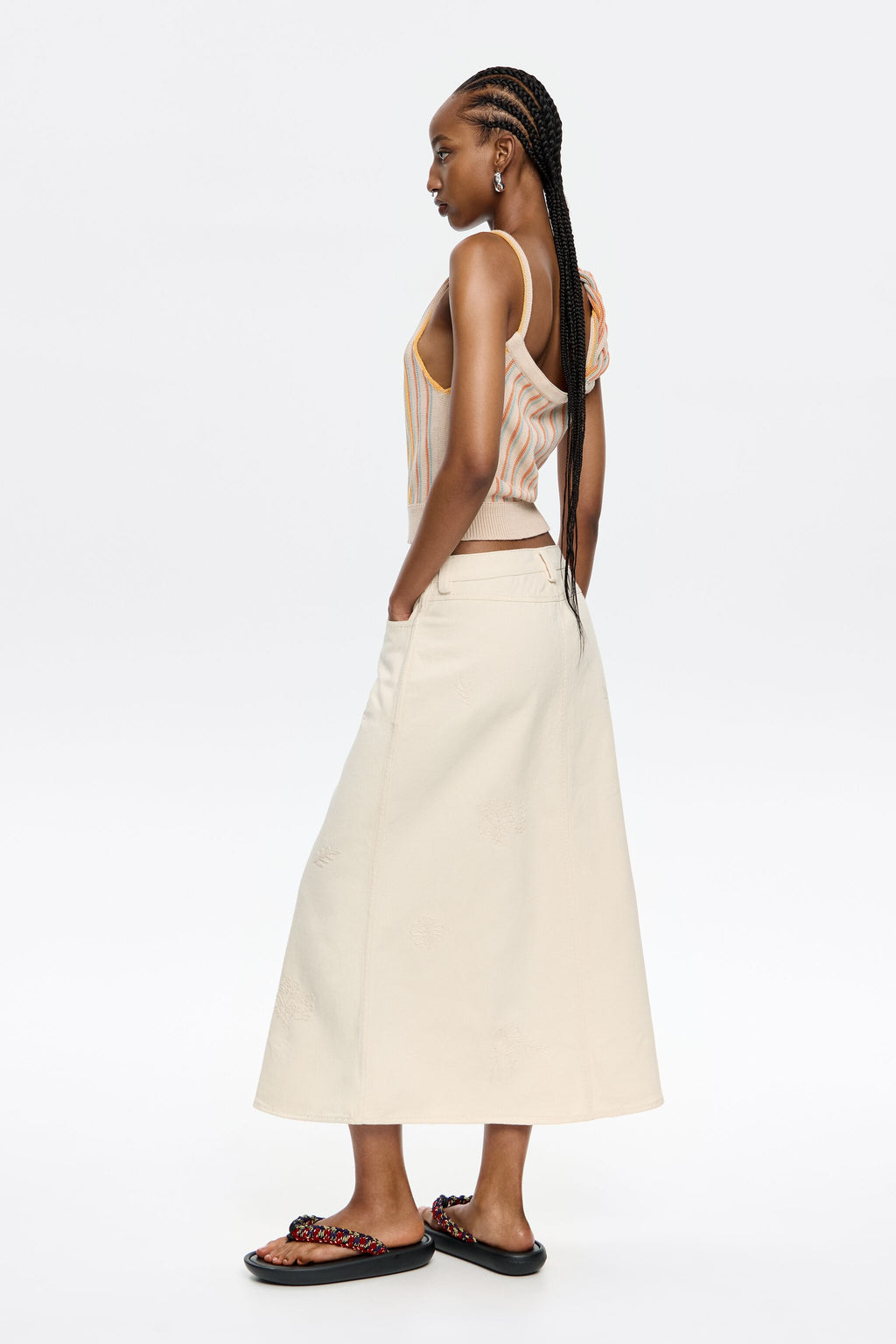 Cream A-line skirt with embroidery