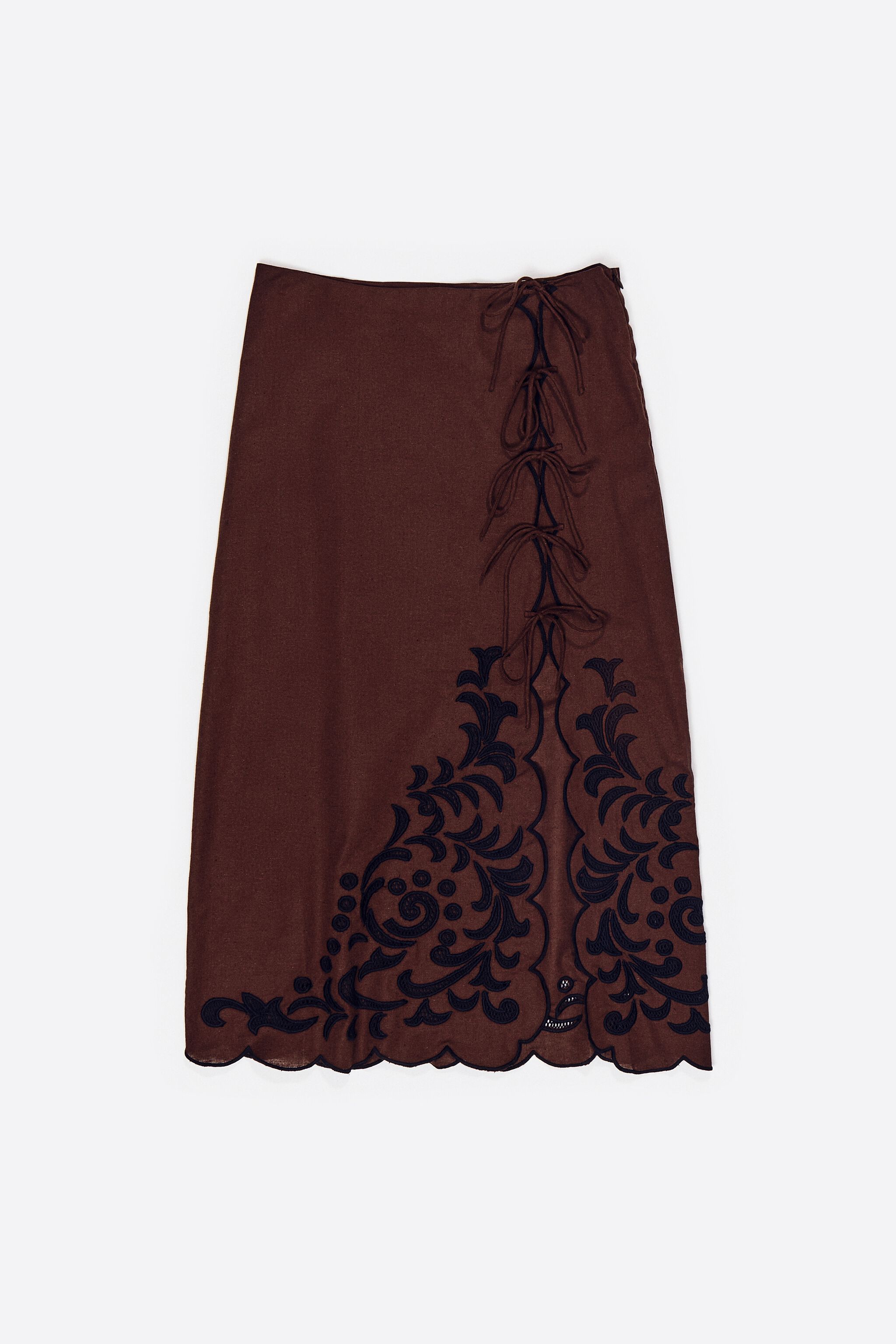 Dark brown skirt with ties and embroidery