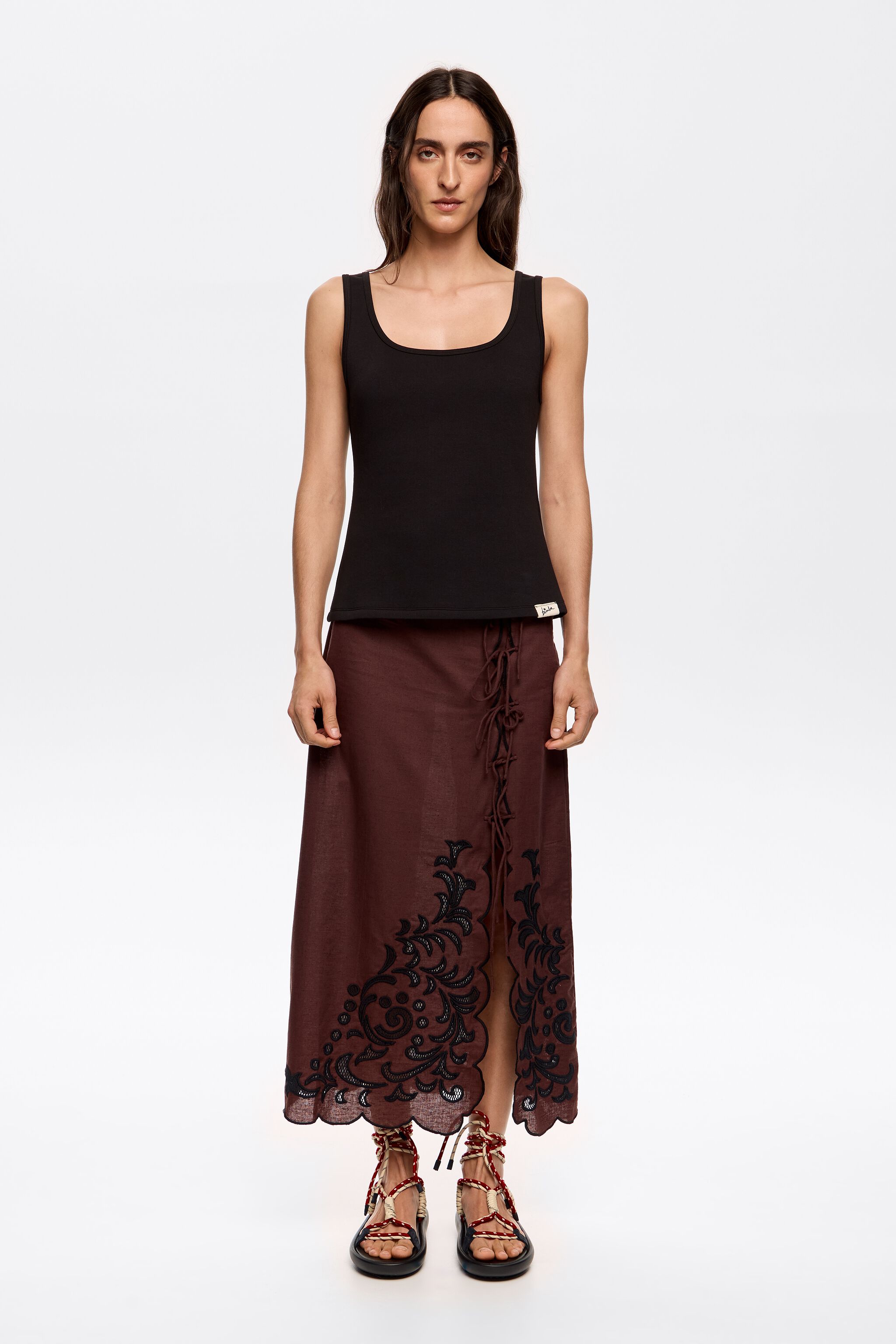 Dark brown skirt with ties and embroidery