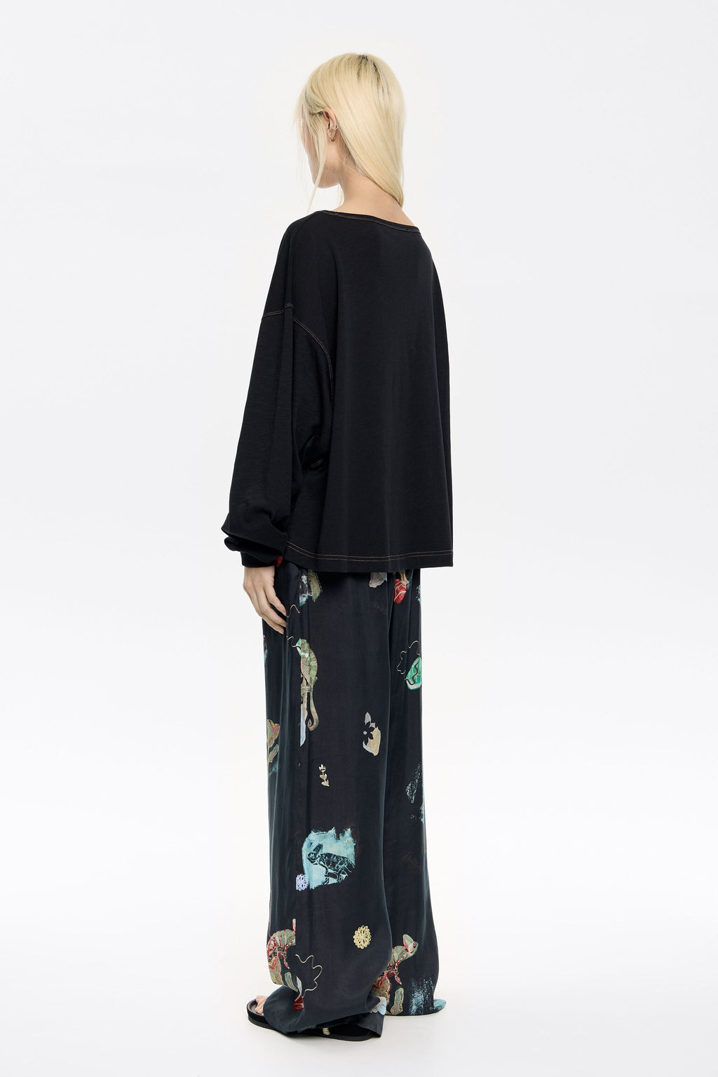 Anthracite Chameleon fluid joggers