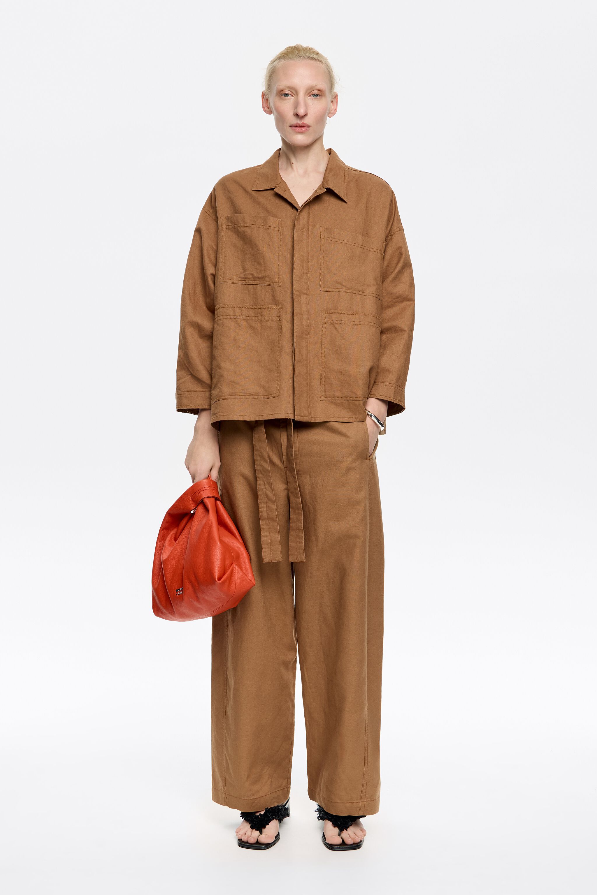 Light brown linen barrel trousers